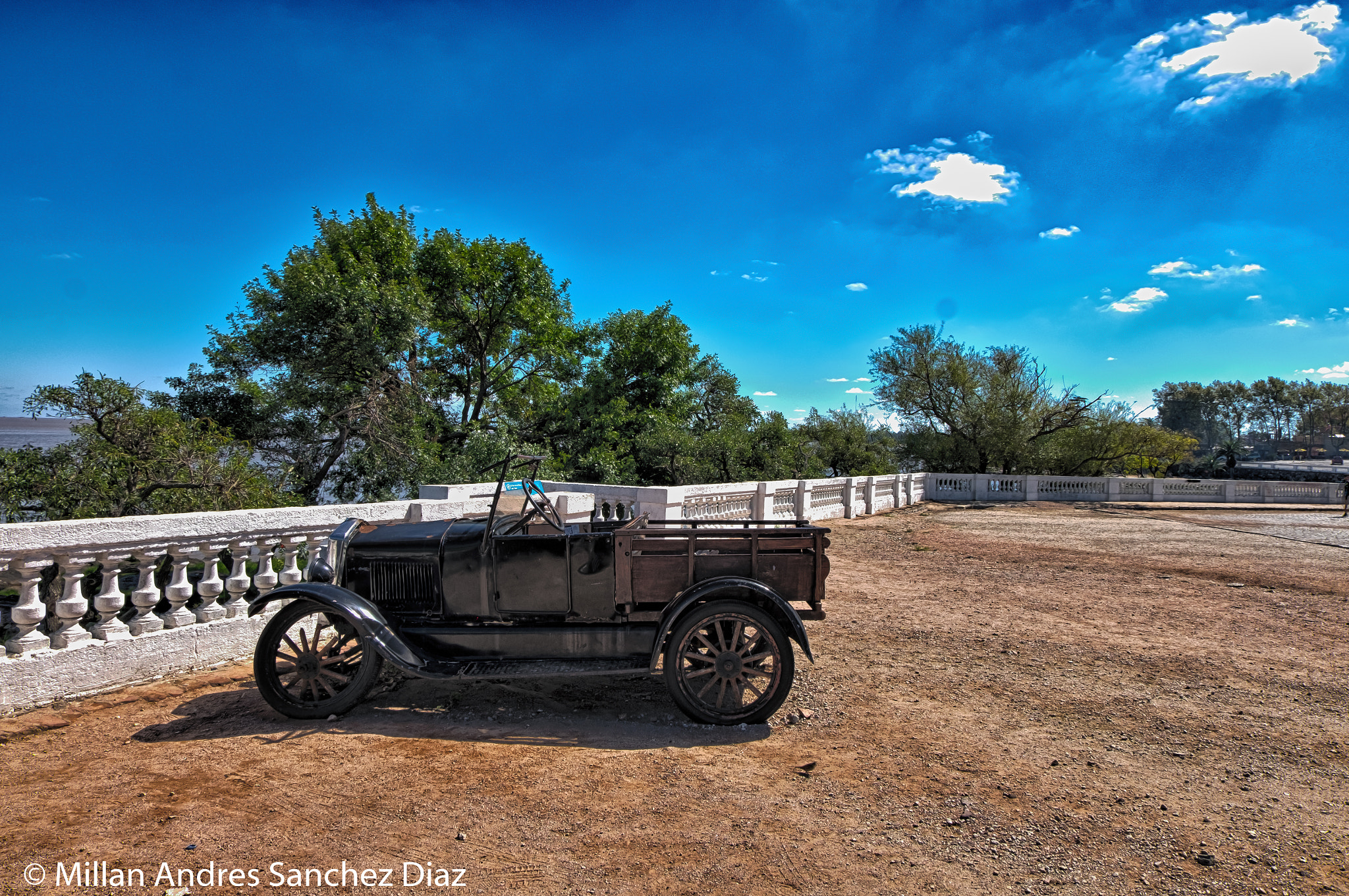 Fujifilm XC 16-50mm F3.5-5.6 OIS II sample photo. Old car photography