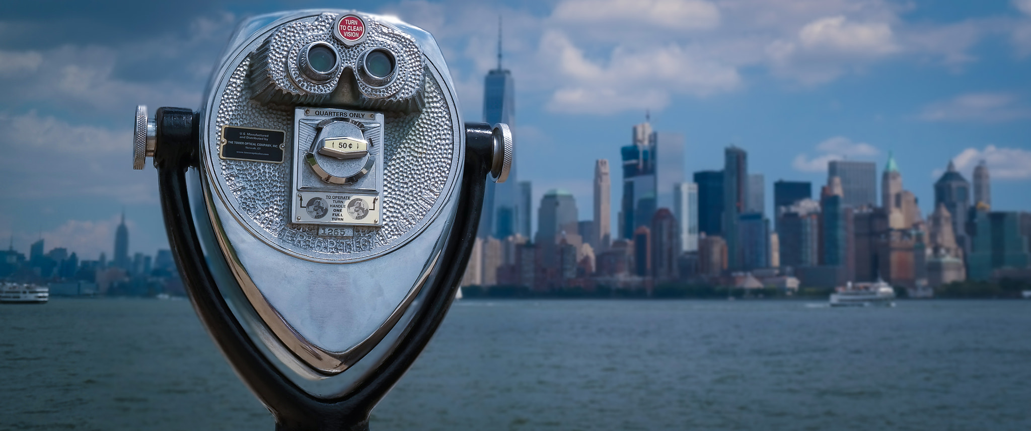 Samsung EK-GN120 sample photo. New york binoculars photography