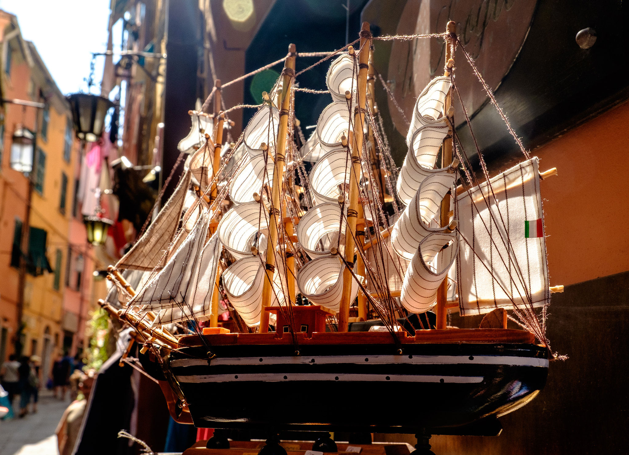 Fujifilm X-E2 + Fujifilm XF 18-55mm F2.8-4 R LM OIS sample photo. Little ship photography