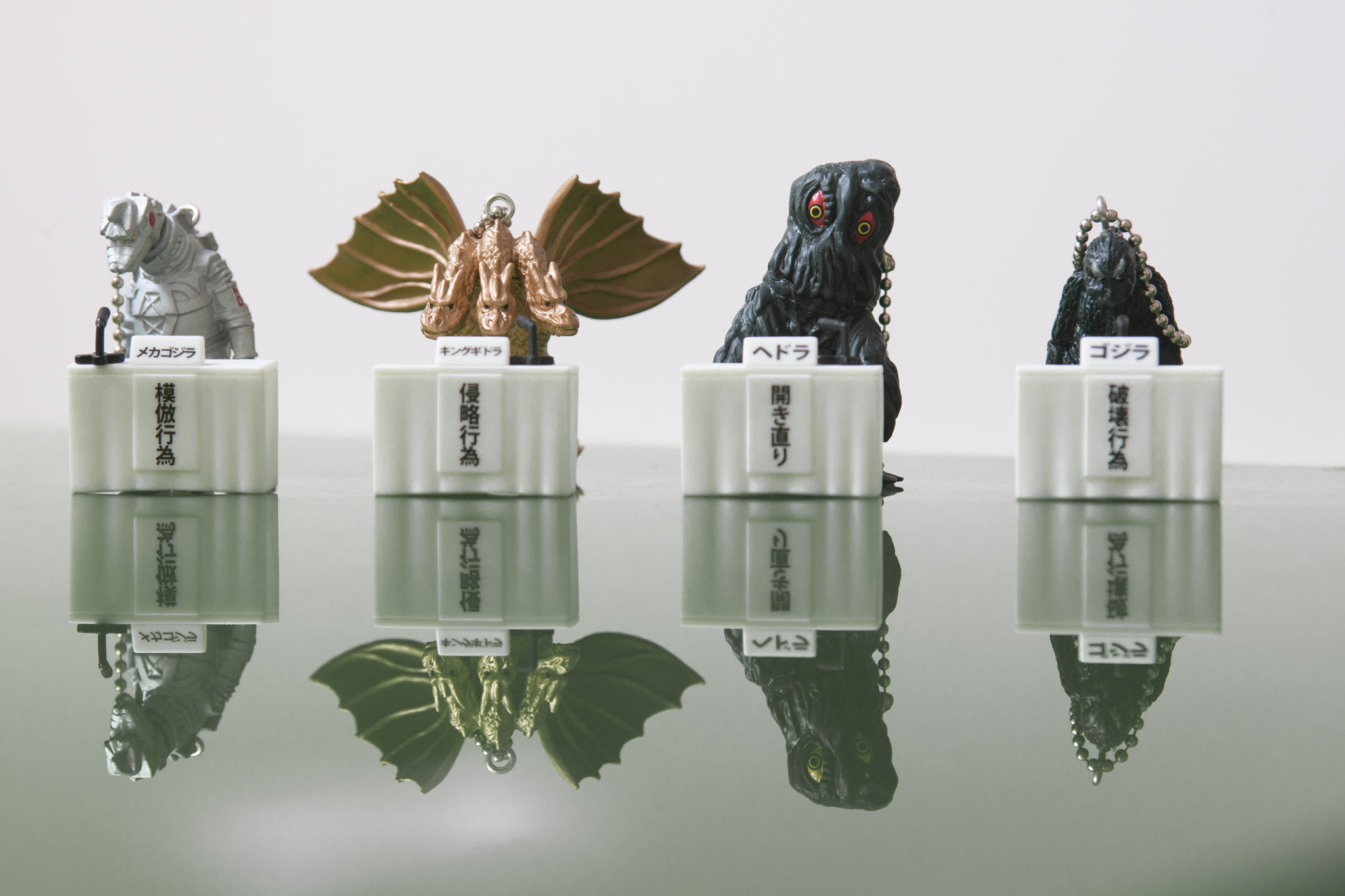 EF28-70mm f/2.8L USM sample photo. Kaiju press conference photography