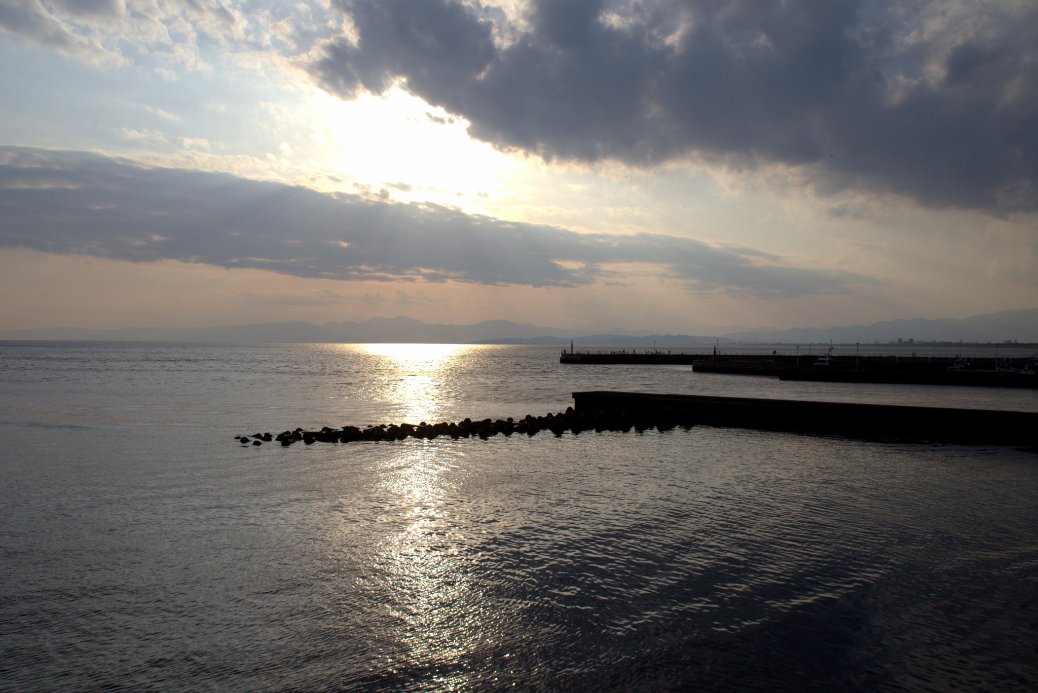 Canon EF 28-105mm f/3.5-4.5 USM sample photo. Katase sunset photography