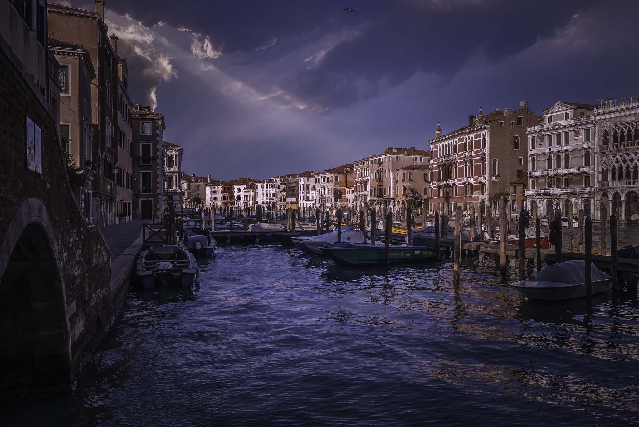 Sigma 10-20mm F4-5.6 EX DC HSM sample photo. Venezia rialto photography