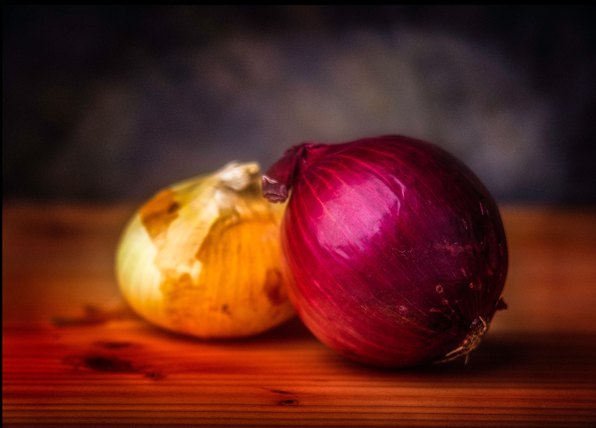 Canon EF 28-200mm F3.5-5.6 USM sample photo. Onions photography