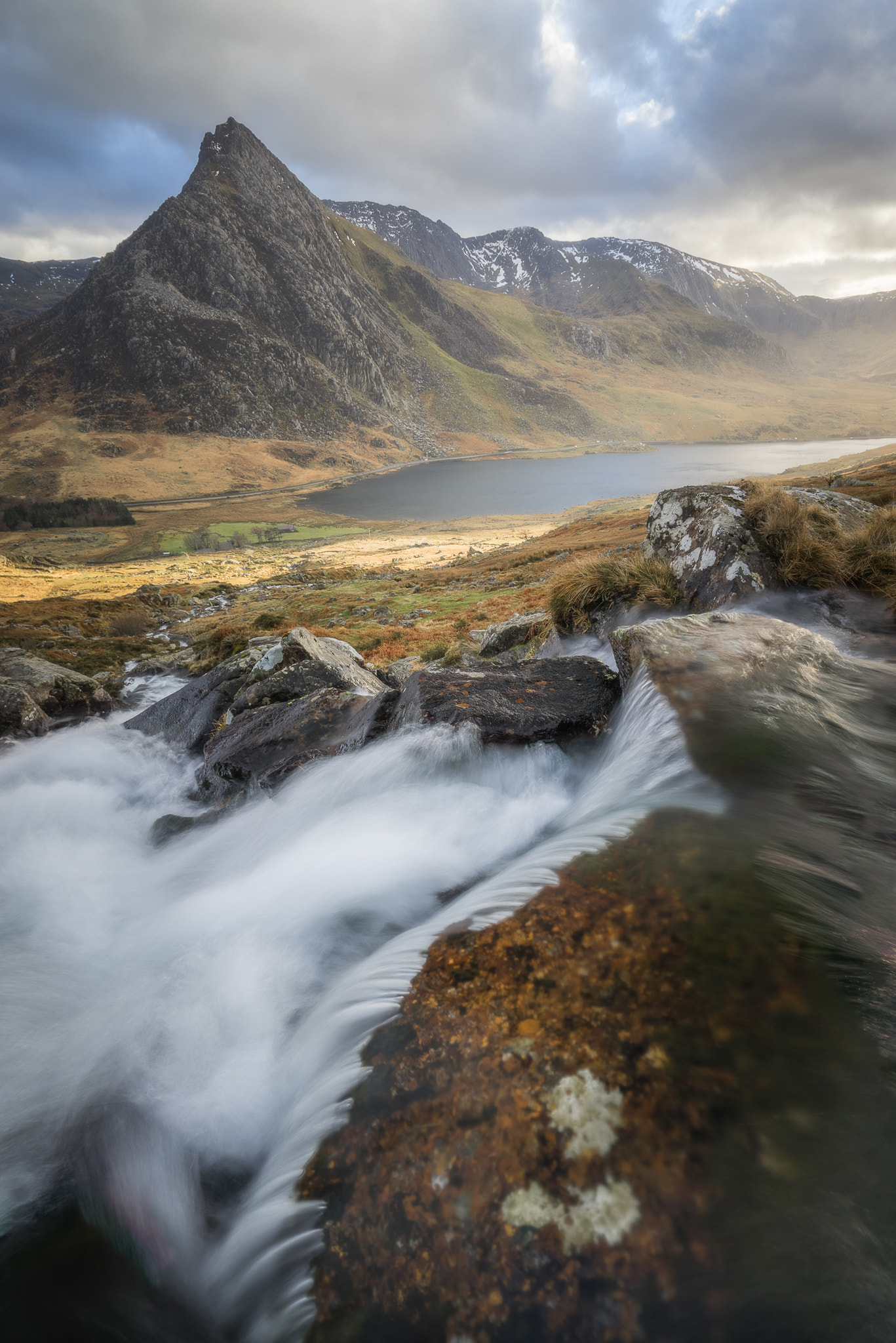 Sony a7R + Sony Vario-Tessar T* FE 16-35mm F4 ZA OSS sample photo. Afon lloer photography