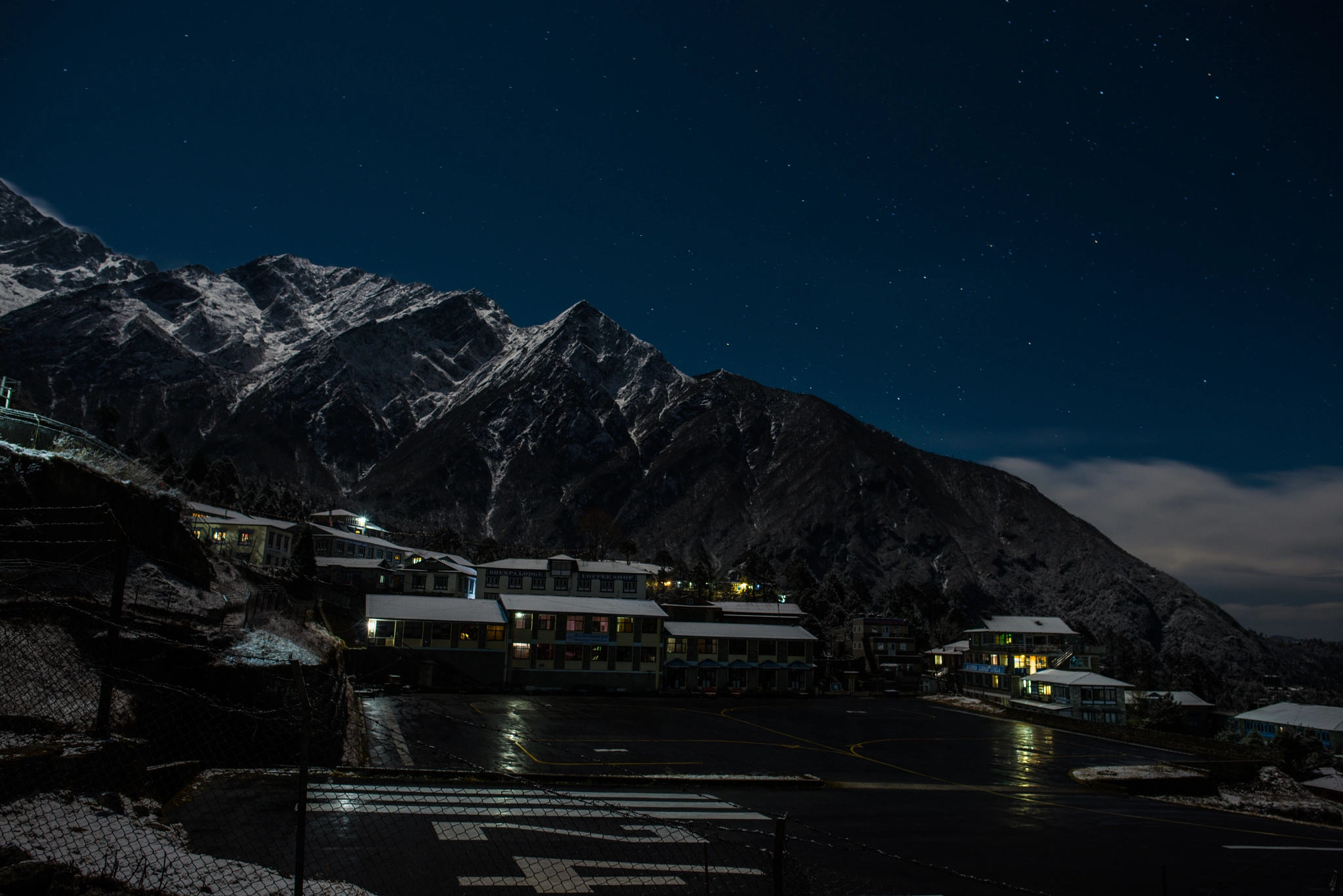 Nikon AF-S Nikkor 24mm F1.8G ED sample photo. The night photography