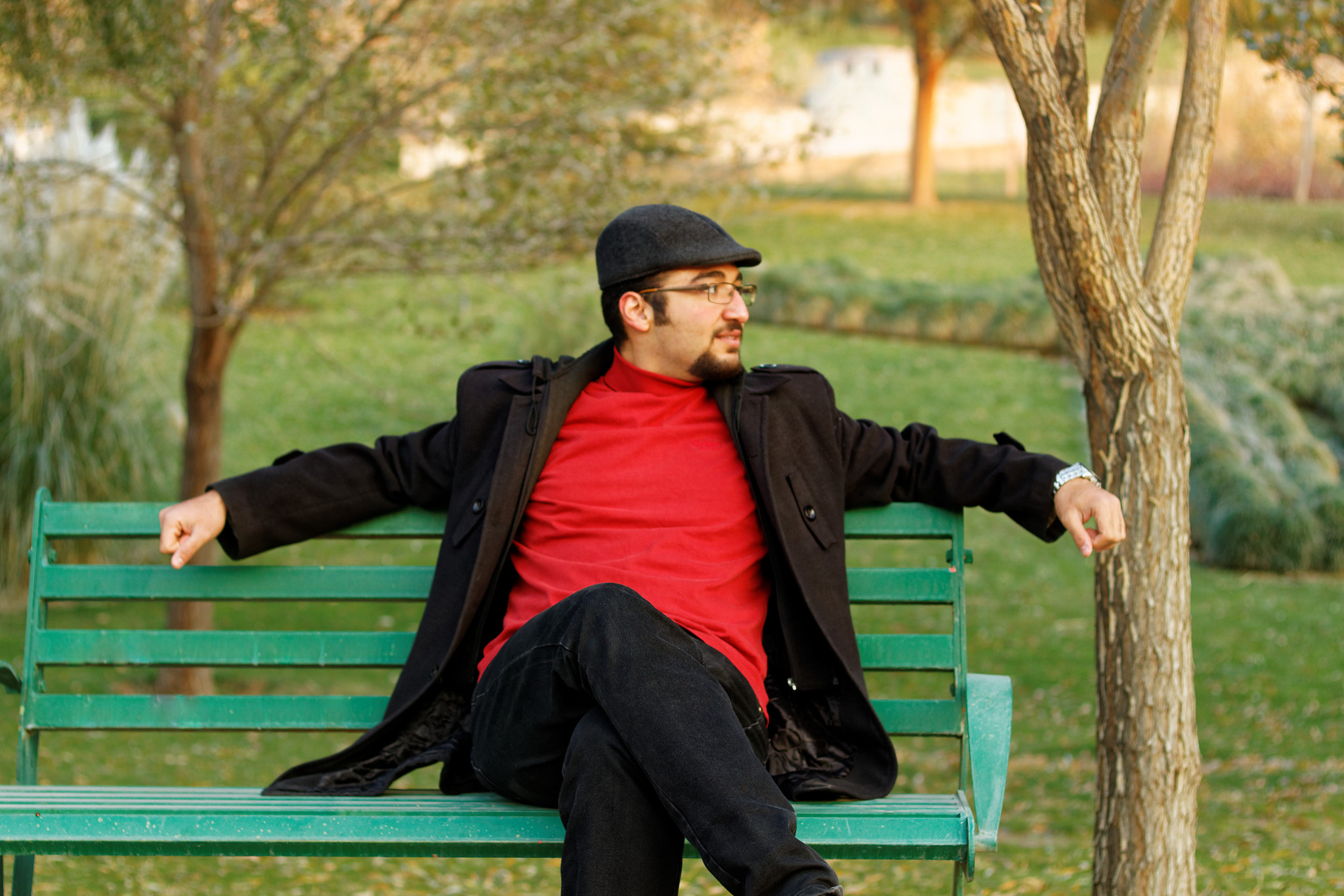 Canon EOS 100D (EOS Rebel SL1 / EOS Kiss X7) + Canon EF 50mm F1.8 STM sample photo. Alone in a park photography
