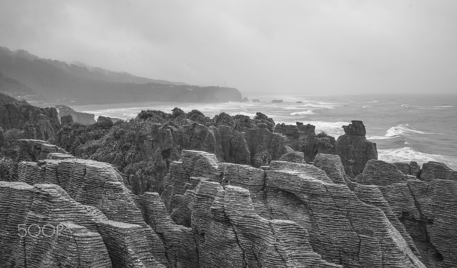 Leica M (Typ 240) + Summicron-M 1:2/35 ASPH. sample photo. Punakaiki i - view across pancake rock formation and bay. new zealand, december 2016 photography