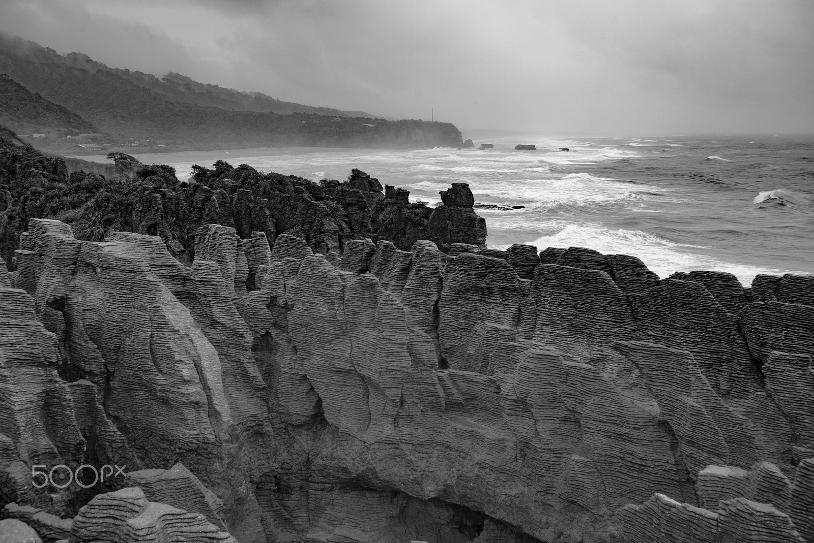 Leica M (Typ 240) + Summicron-M 1:2/35 ASPH. sample photo. Punakaiki iii - view across pancake rock formation and bay. new zealand, december 2016 photography