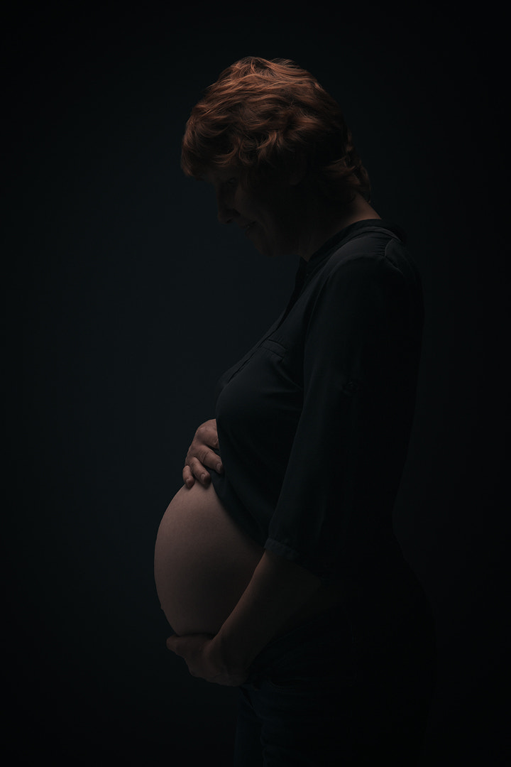 Sigma 24-70mm F2.8 EX DG Macro sample photo. Pregnant silhouette ii photography