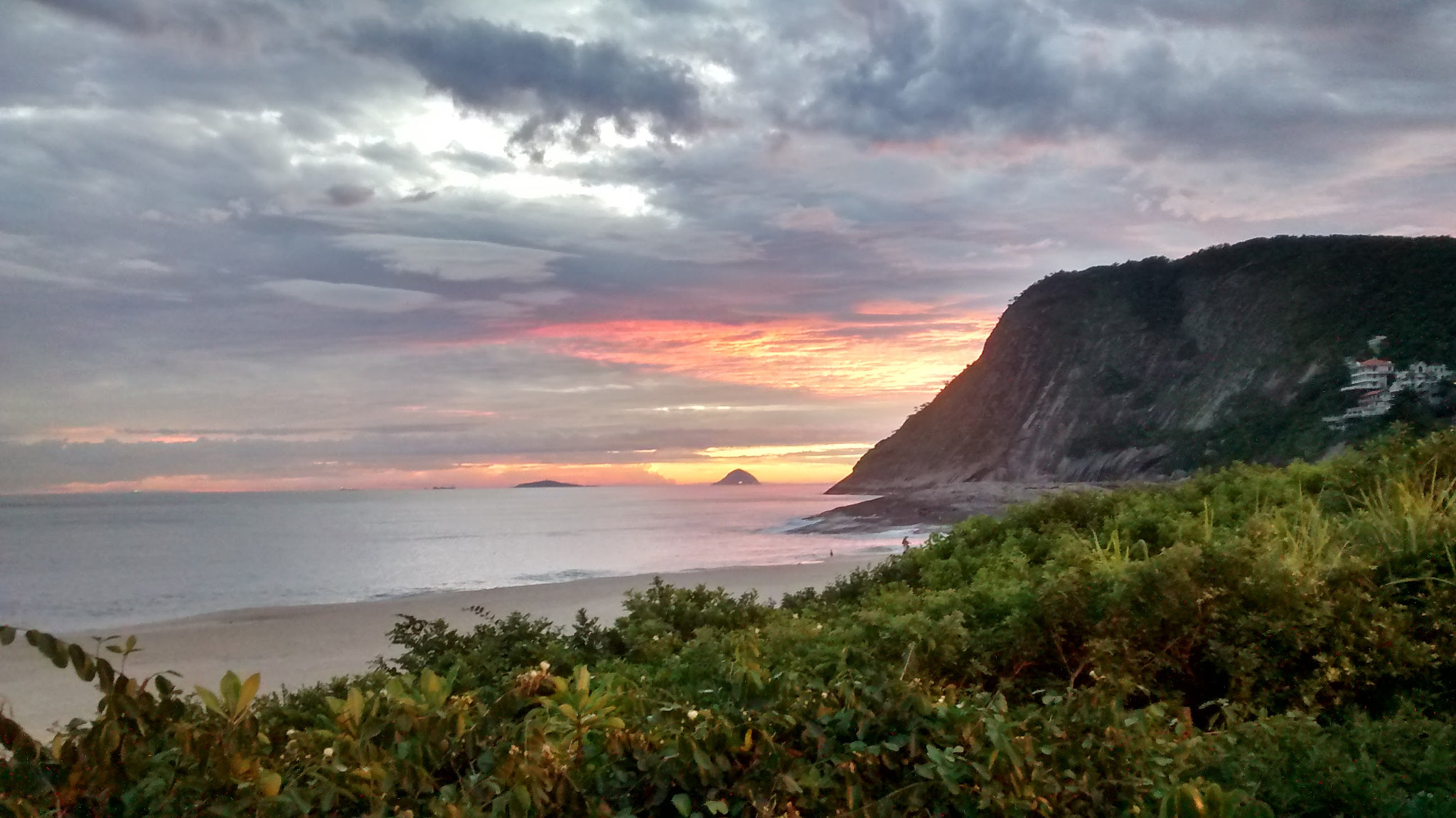 Motorola Moto G (1st Gen) sample photo. Autumn sunset in rio photography