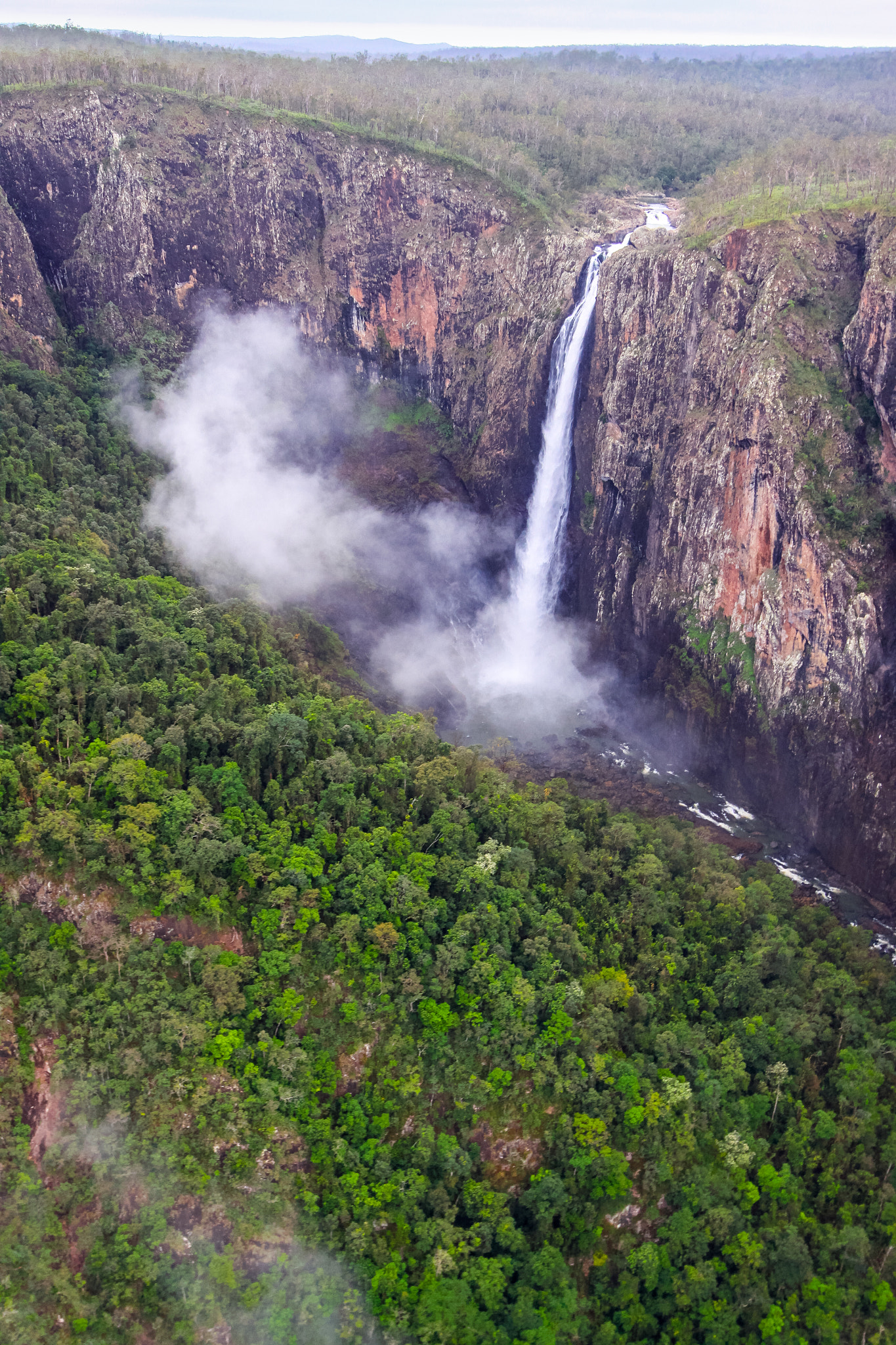 Canon EF-S 10-22mm F3.5-4.5 USM sample photo. Wallaman falls photography