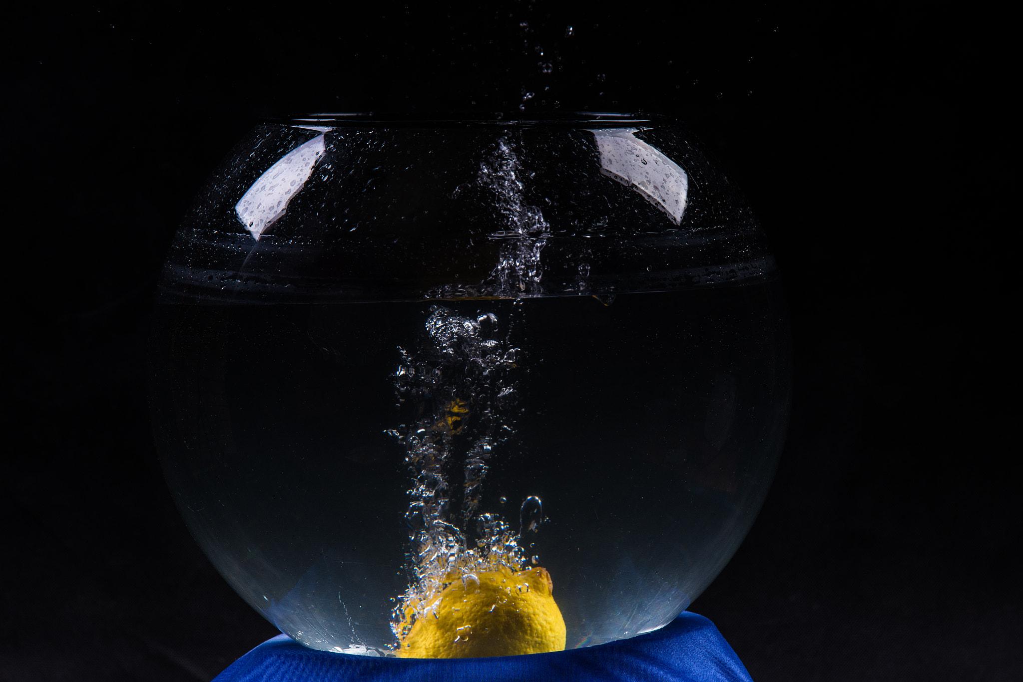 Nikon AF Nikkor 24-85mm F2.8-4D IF sample photo. Aqua lemon photography