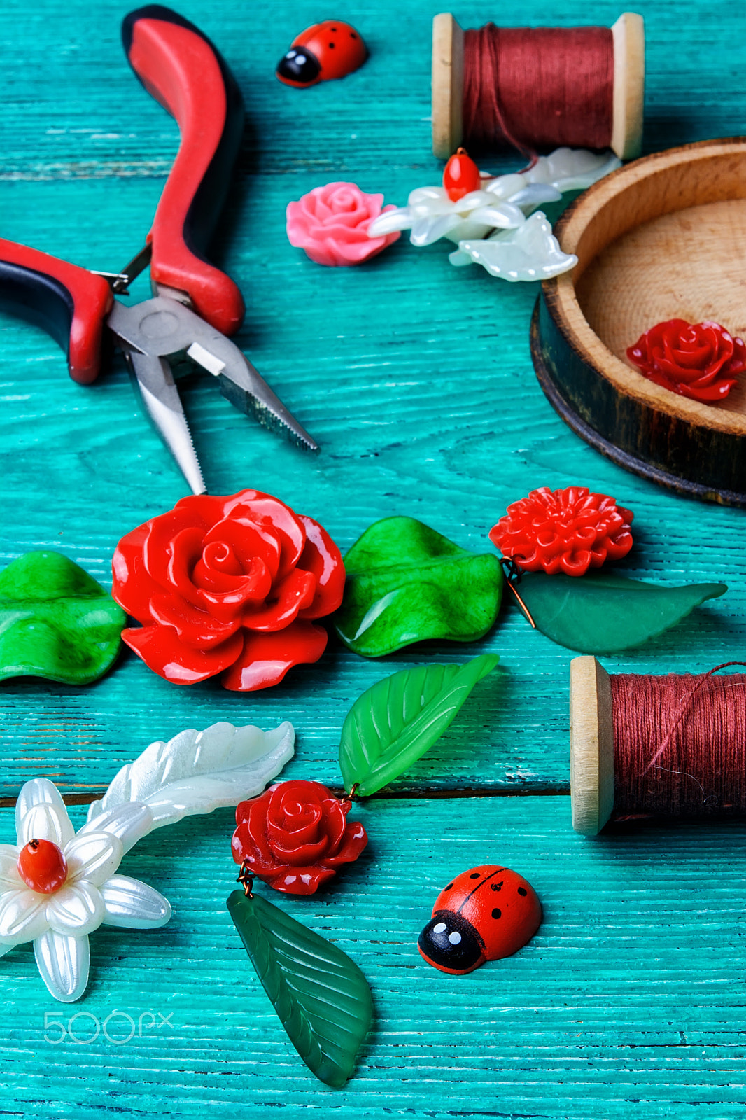 Nikon AF-S Micro-Nikkor 60mm F2.8G ED sample photo. Needlework in spring style photography