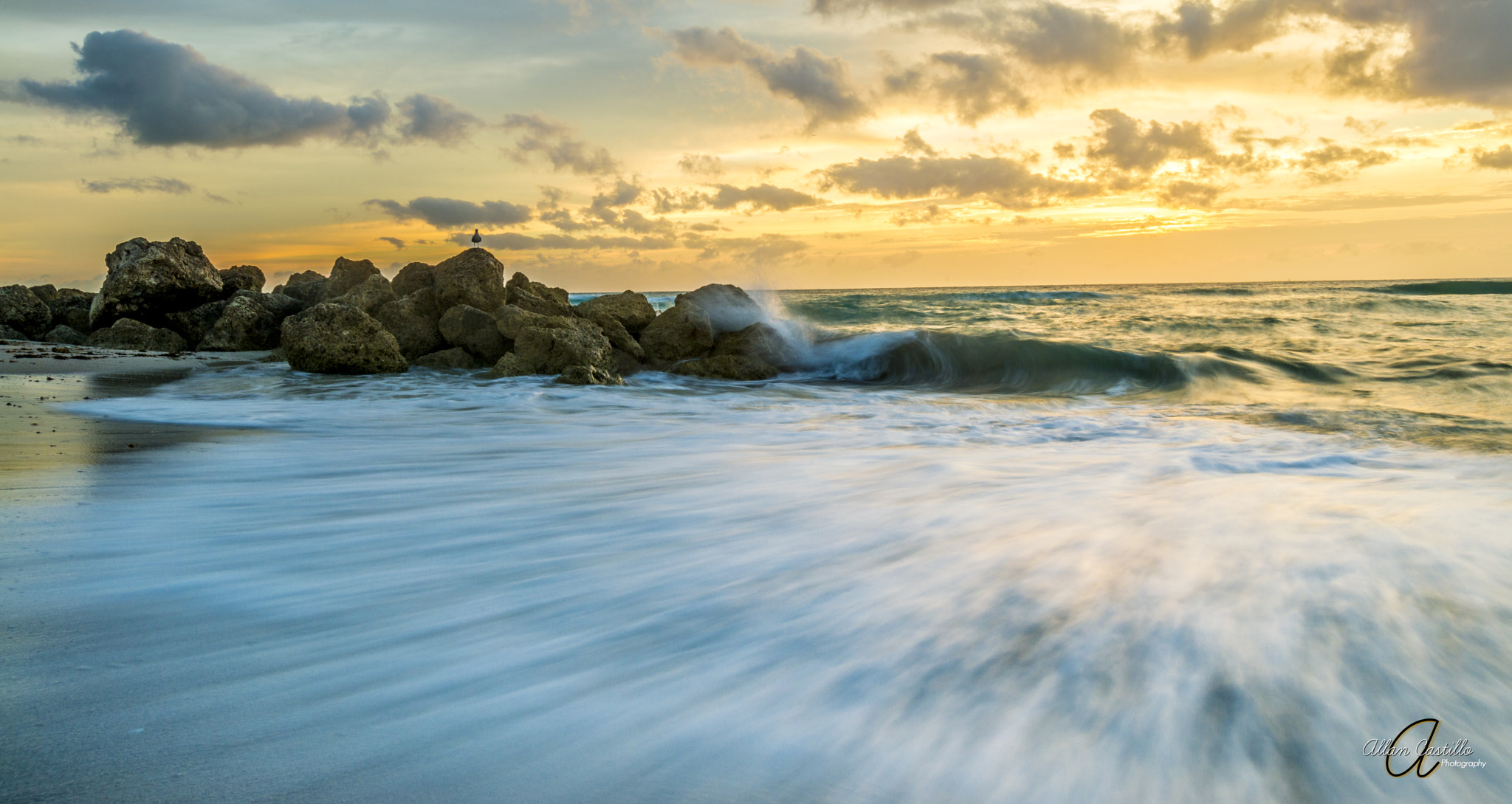 Nikon AF-S Nikkor 17-35mm F2.8D ED-IF sample photo. Miami florida, south beach photography