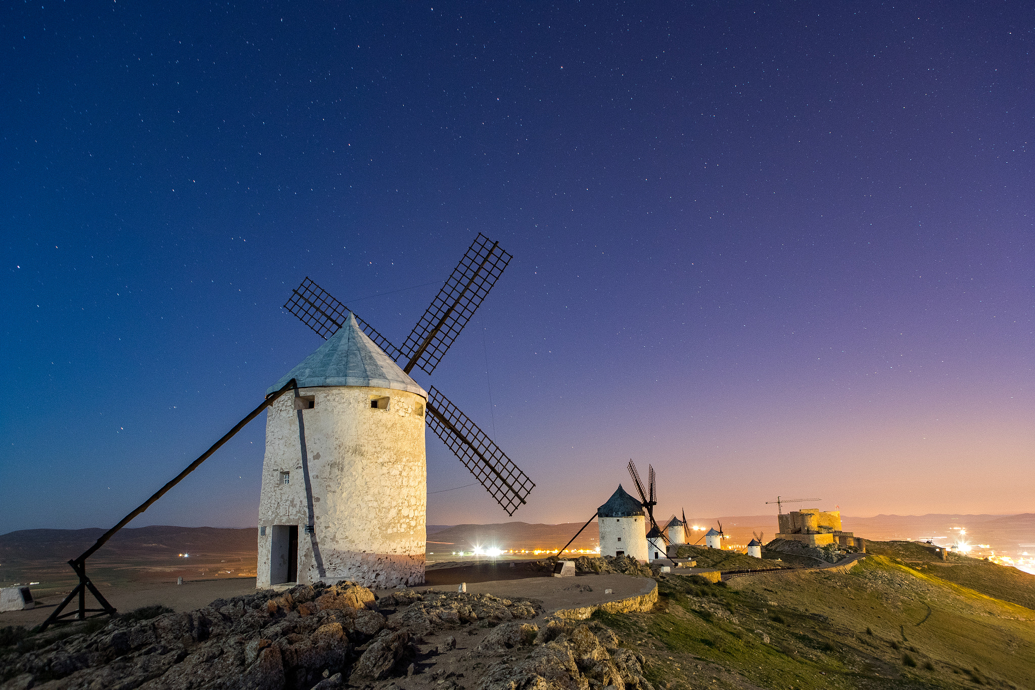 Canon EF 24-70mm F2.8L USM sample photo. Molinos en la noche photography