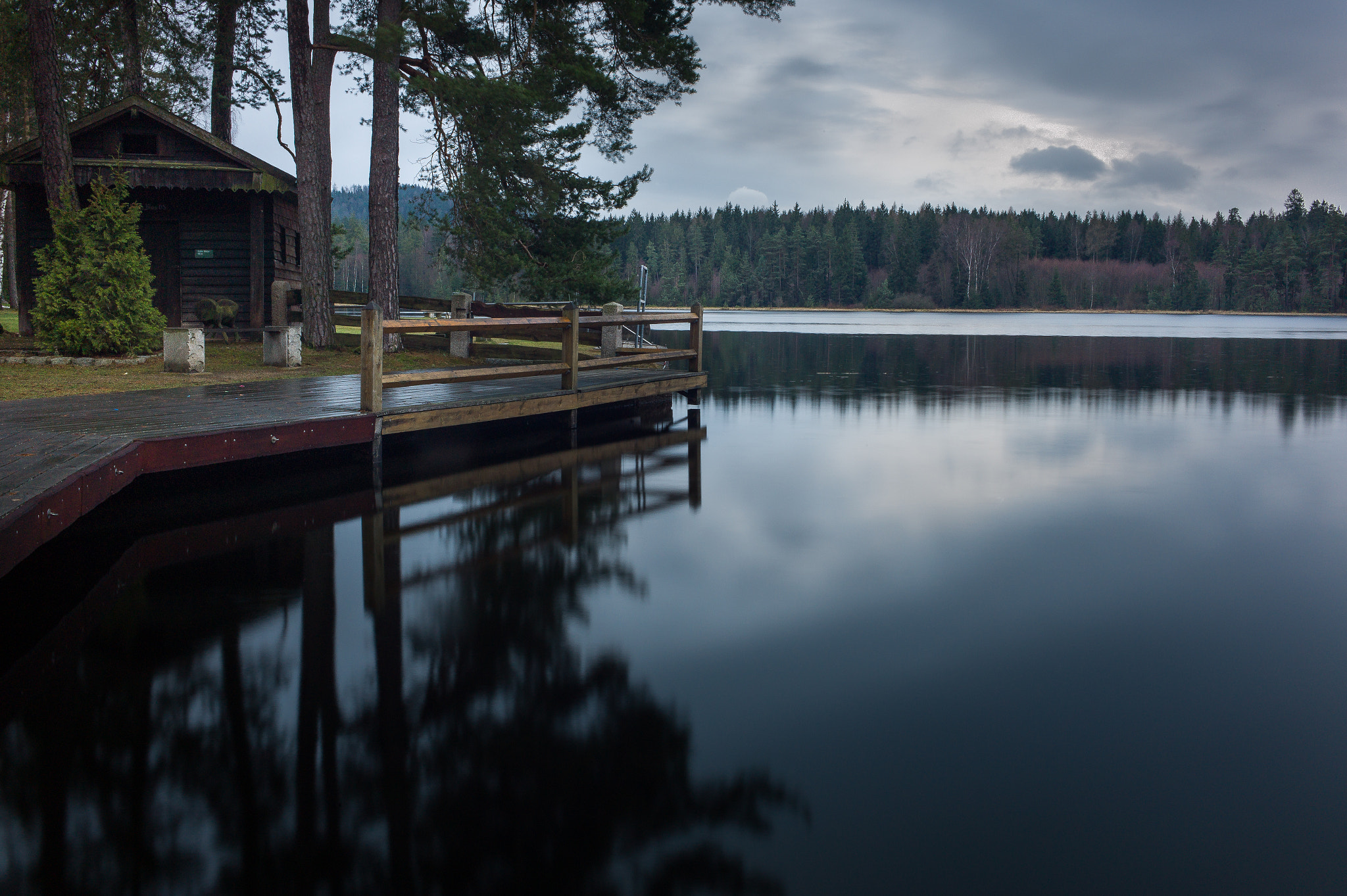 Leica M9 + Leica Summilux-M 35mm F1.4 ASPH sample photo. Lakeside photography