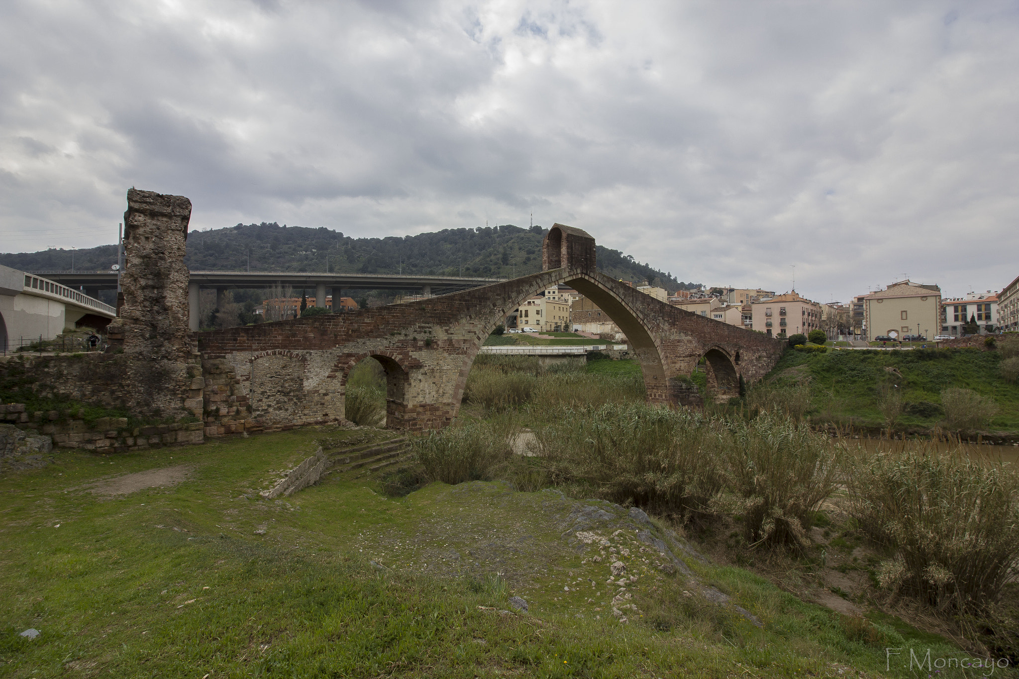 Canon EOS 550D (EOS Rebel T2i / EOS Kiss X4) sample photo. Pont del diable photography