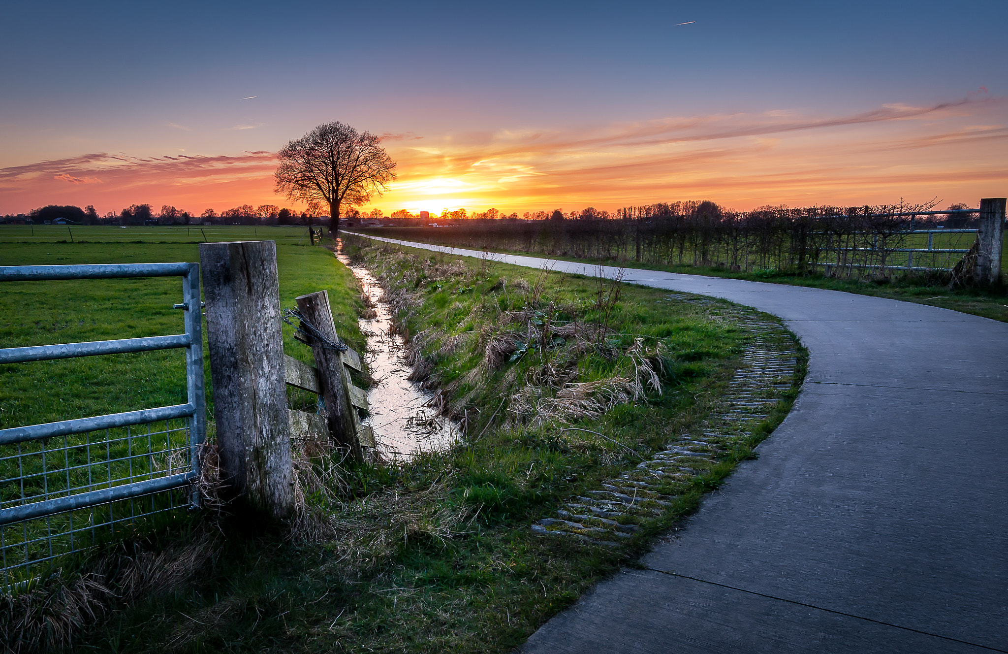 Canon EF-S 10-22mm F3.5-4.5 USM sample photo. Sunset in teuge photography