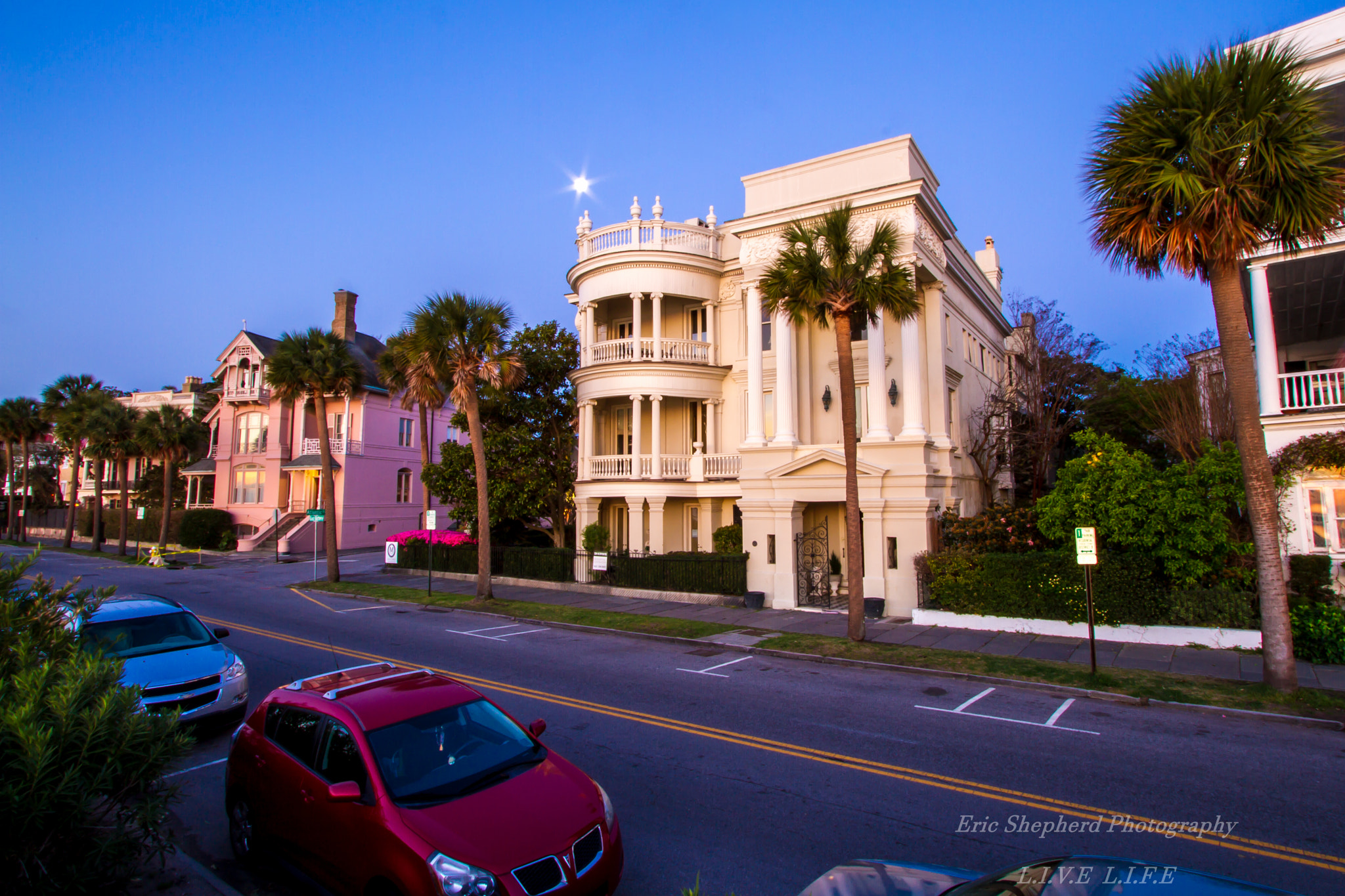 Canon EF-S 10-22mm F3.5-4.5 USM sample photo. Charleston mansion at the battery photography