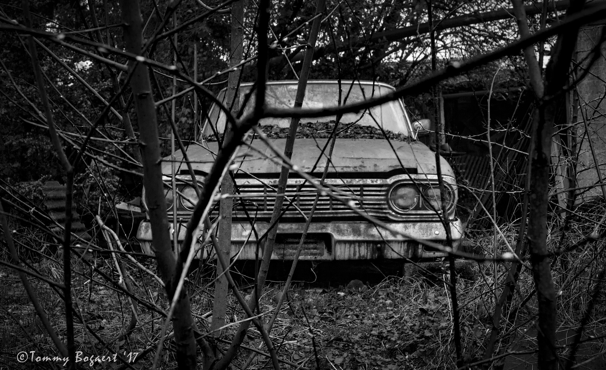 Canon EF 28-105mm f/3.5-4.5 USM sample photo. Zwartwit car photography