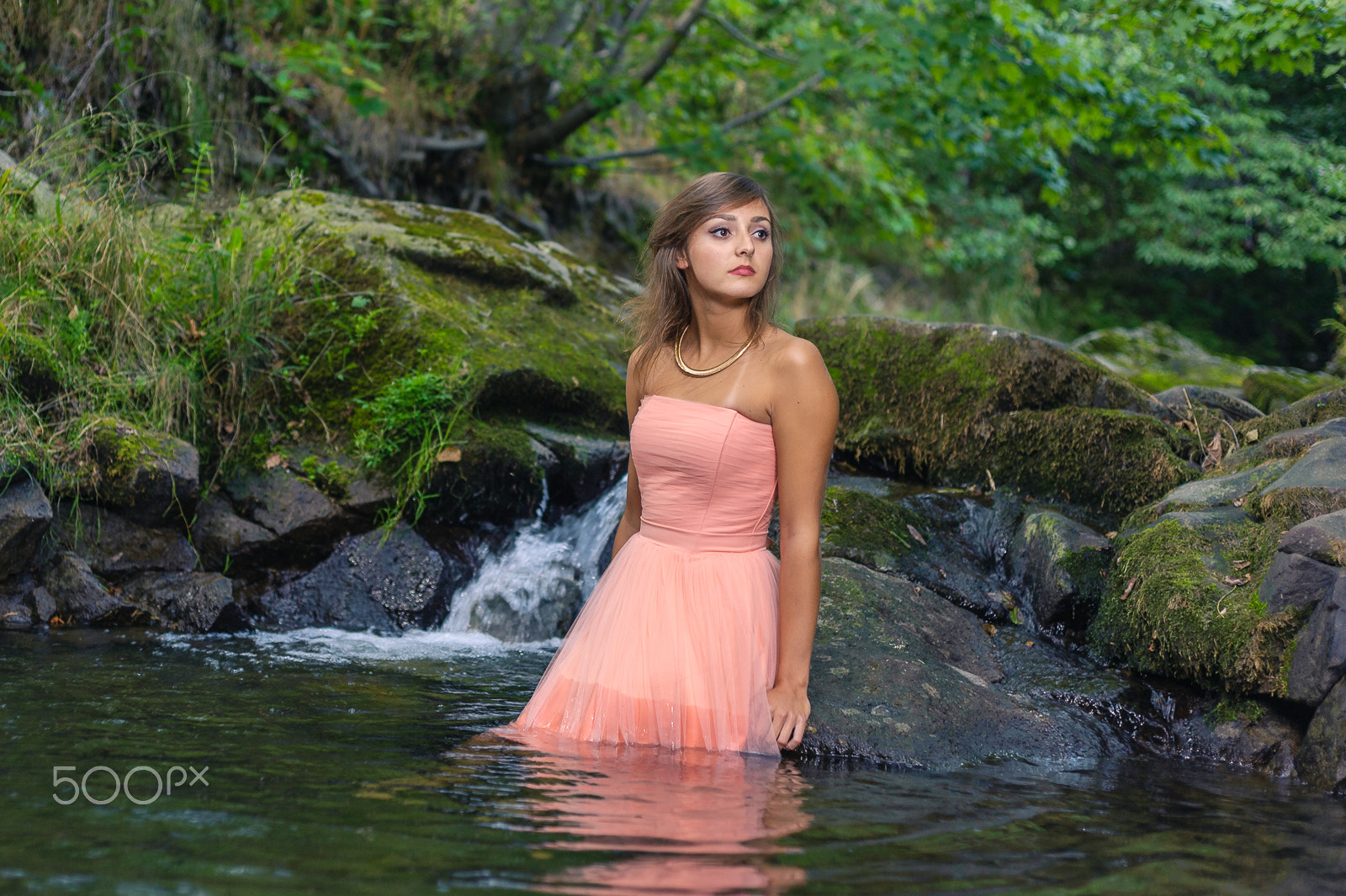 Nikon D700 + Nikon AF Nikkor 50mm F1.8D sample photo. Girl at the stream photography