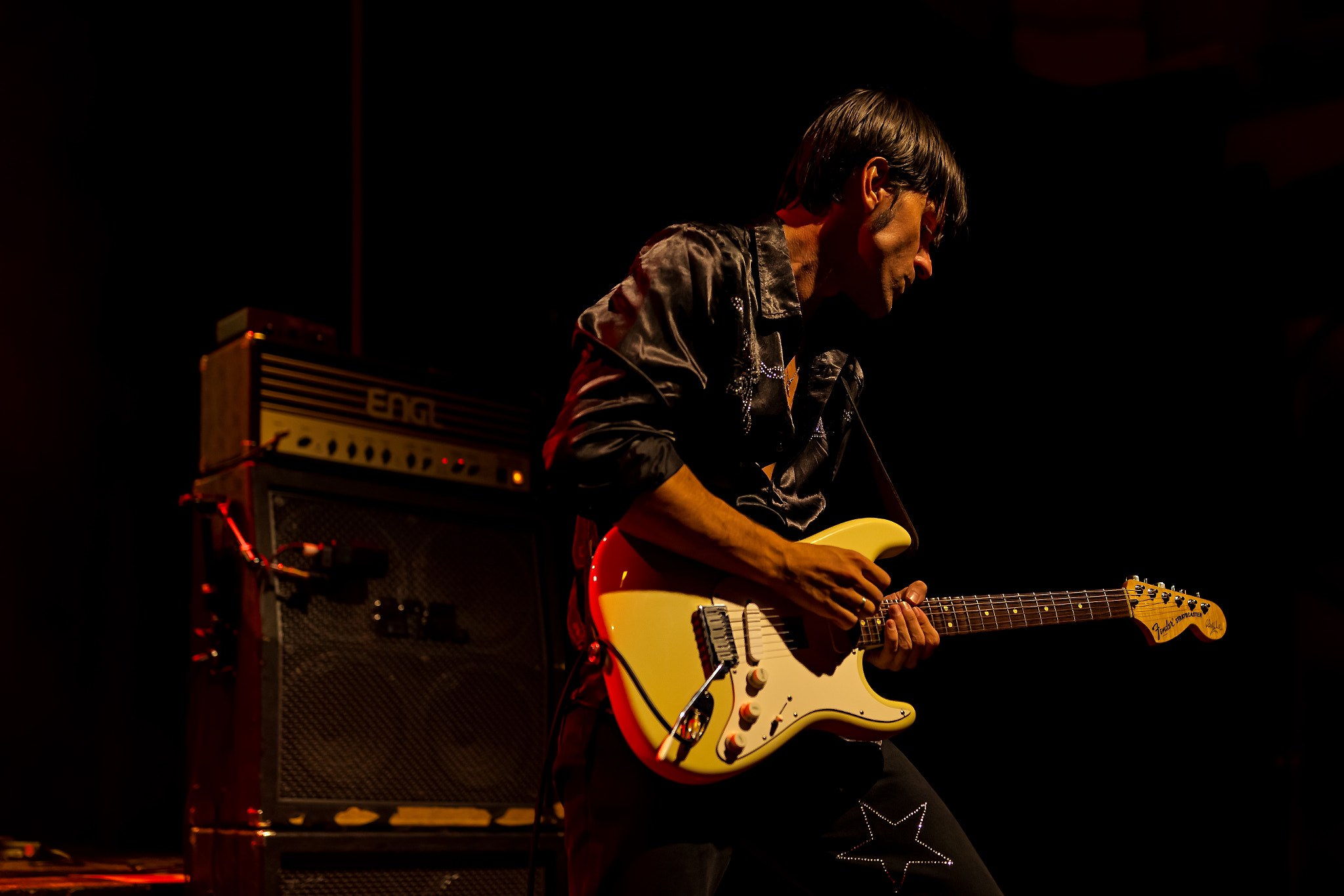 Canon EOS-1D X Mark II + Canon EF 35mm F1.4L II USM sample photo. Magic guitar.... photography