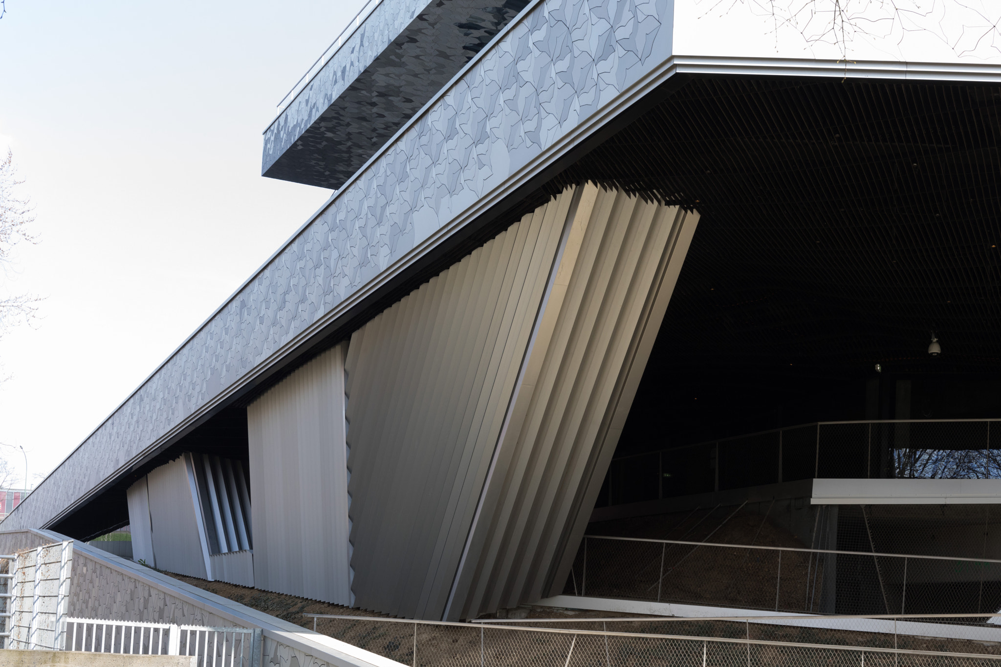 Canon EF 24-70mm F4L IS USM sample photo. Philharmonie de paris photography