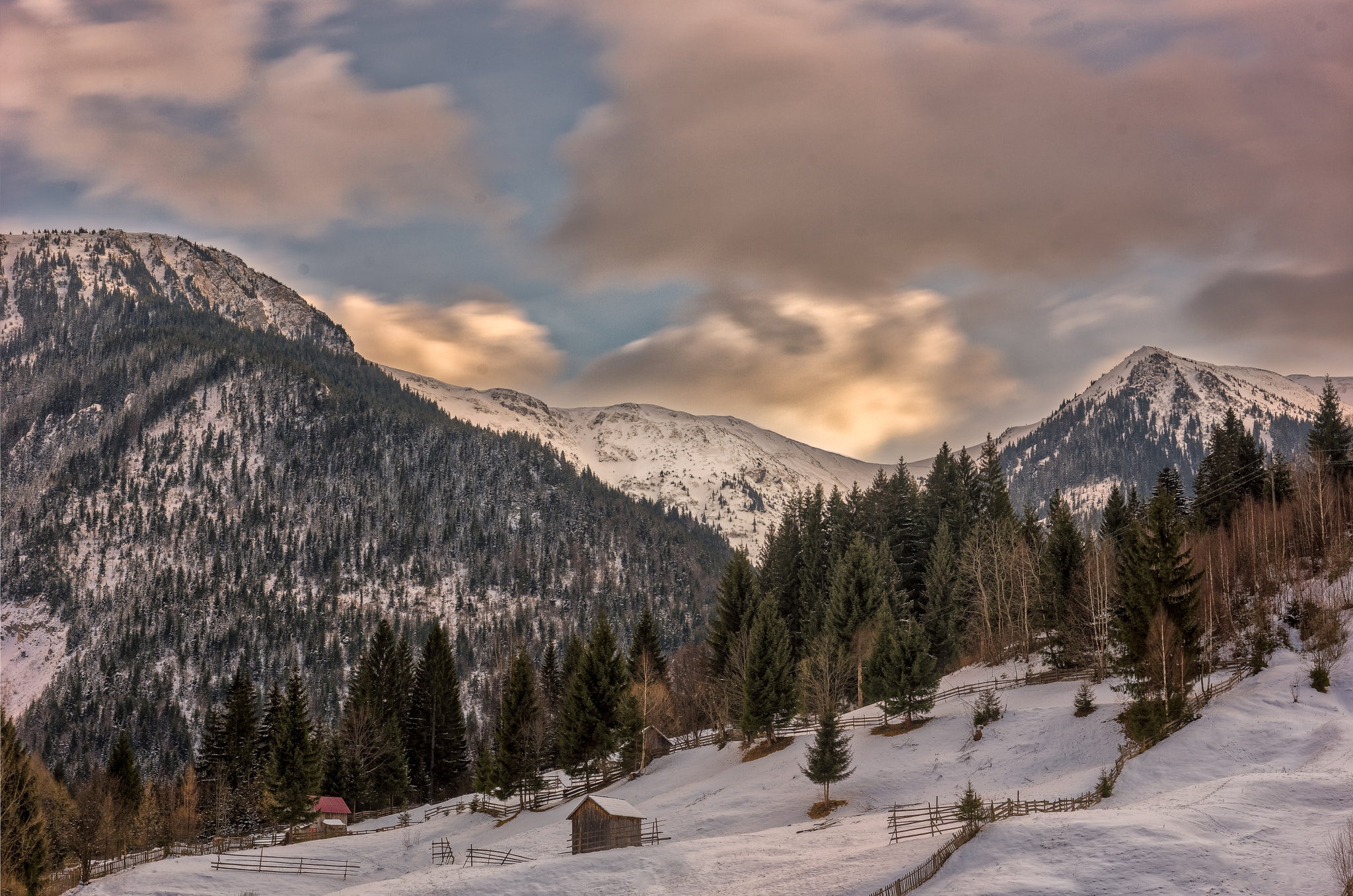 Nikon D810 + Nikon AF-Nikkor 80-200mm F2.8D ED sample photo. Under the mountain photography