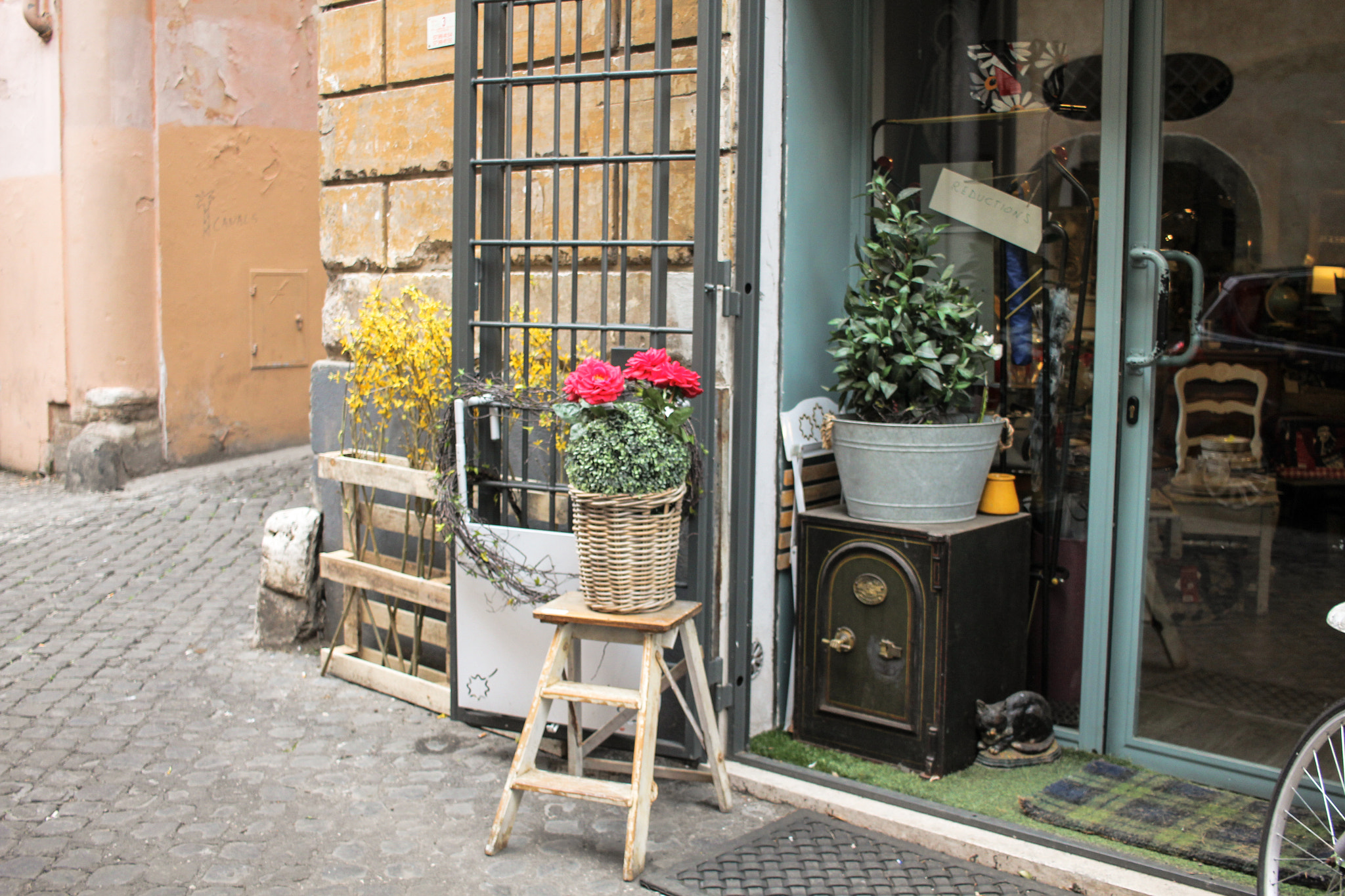 Canon EF-S 24mm F2.8 STM sample photo. Rome, italy photography