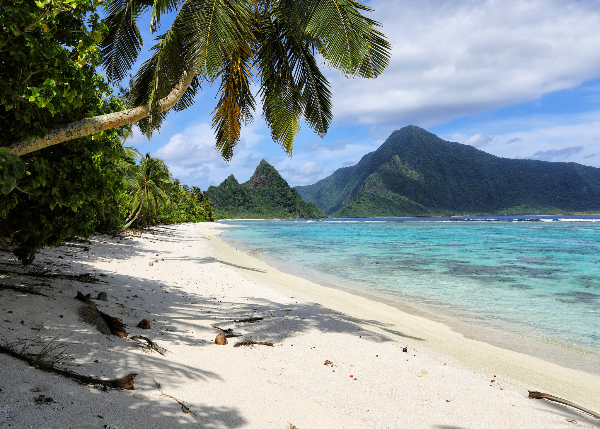 Canon EF 17-40mm F4L USM sample photo. Ofu beach photography