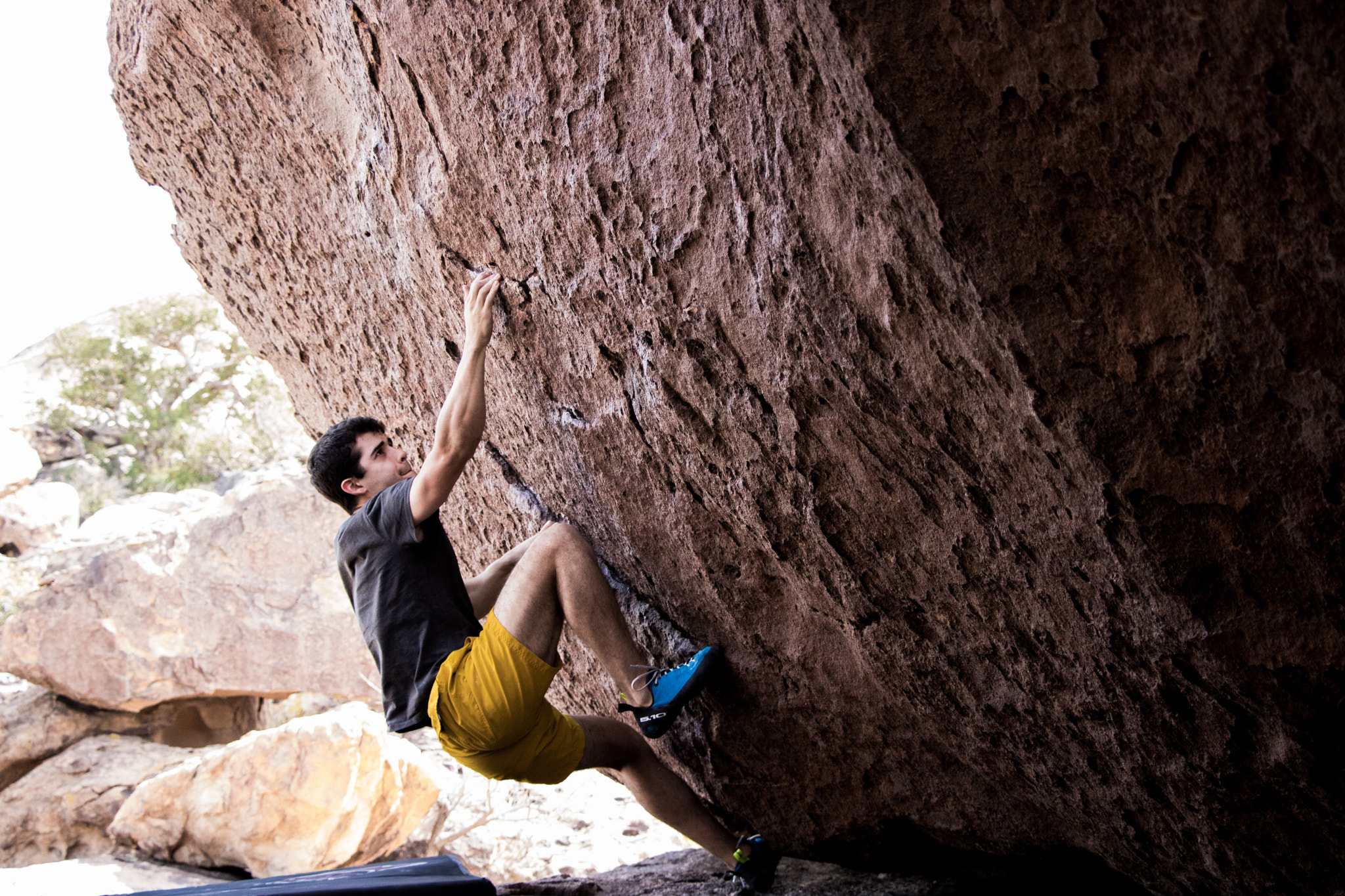 Canon EOS 760D (EOS Rebel T6s / EOS 8000D) sample photo. Here's my good friend matt making some powerful moves on a difficult boulder in hueco tanks. photography