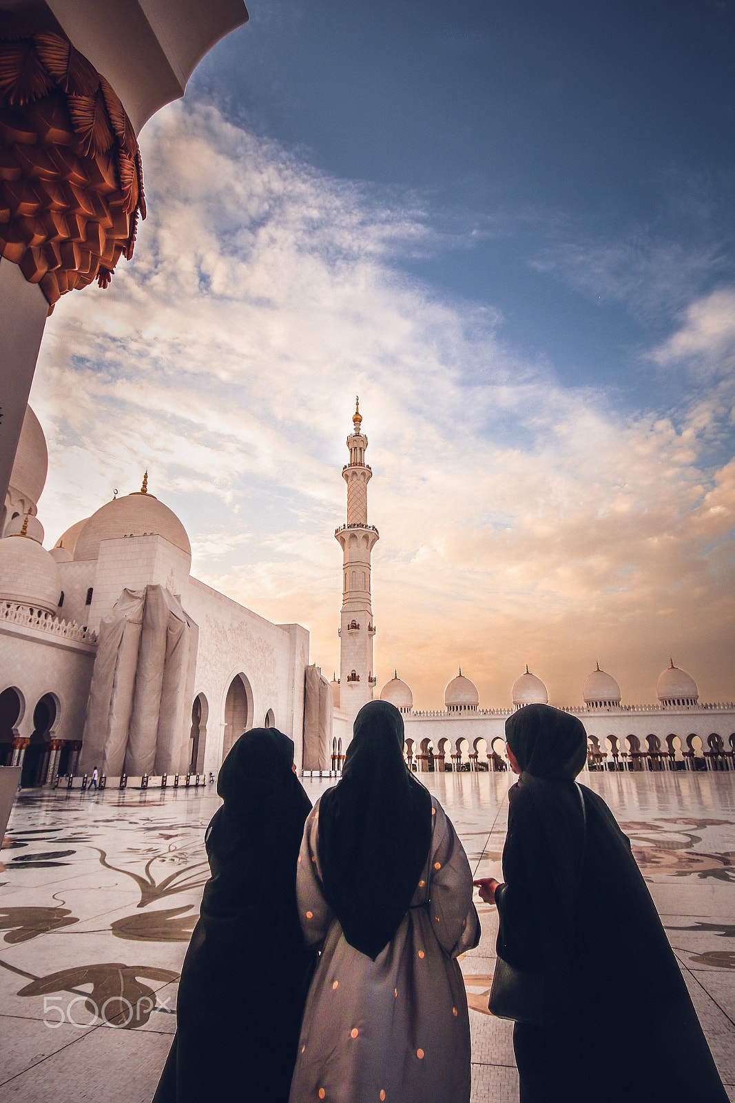 Canon EOS 70D + Sigma 10-20mm F4-5.6 EX DC HSM sample photo. Sunset at sheikh zayed grand mosque photography