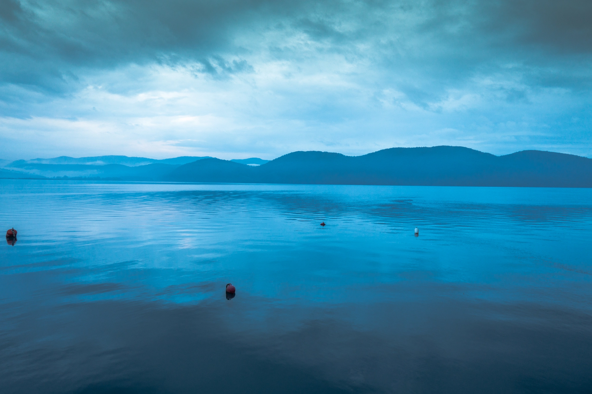Samsung NX mini sample photo. Blue tones photography