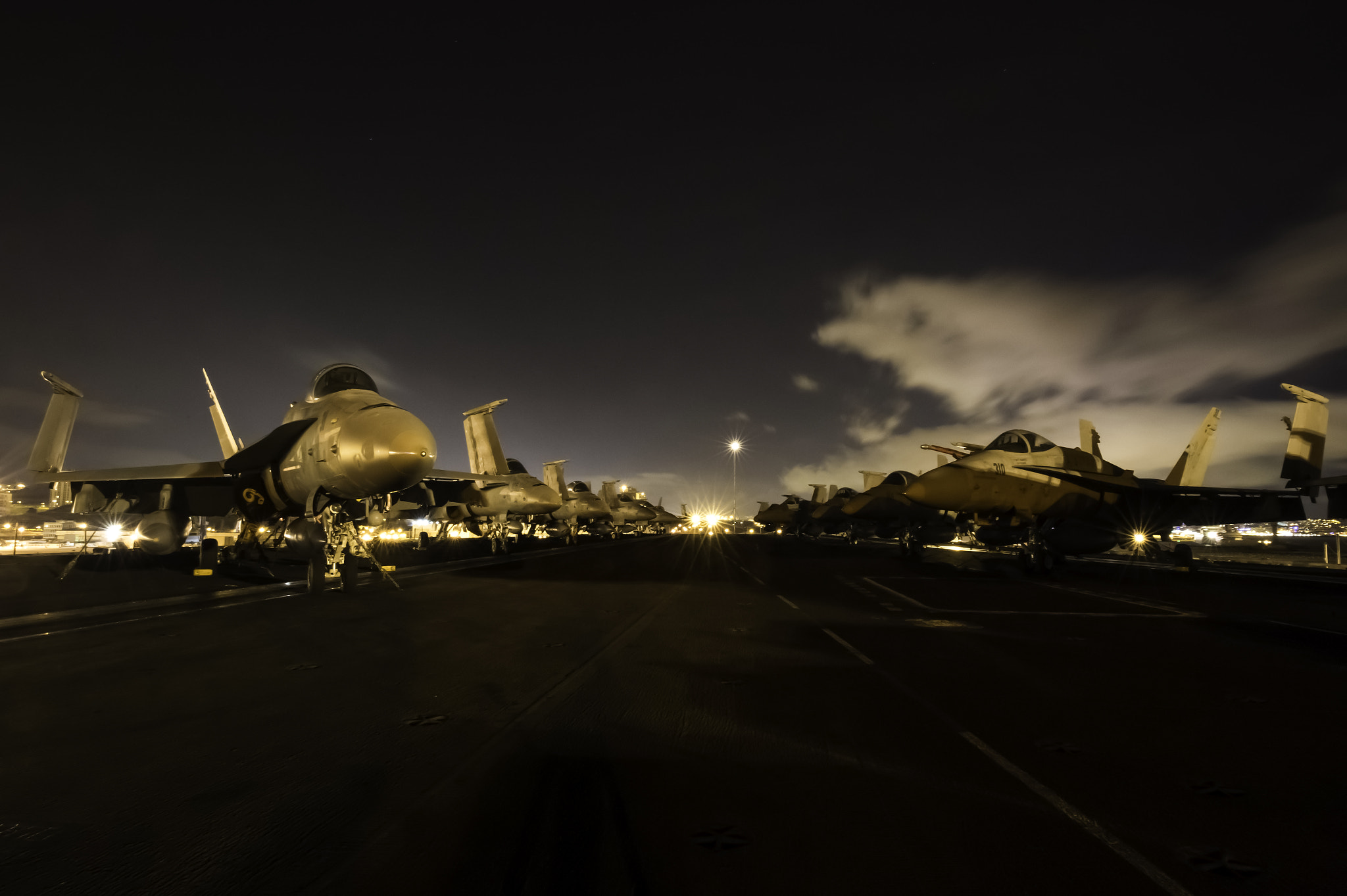 Nikon AF-S Nikkor 14-24mm F2.8G ED sample photo. The resting formation of f/18's photography