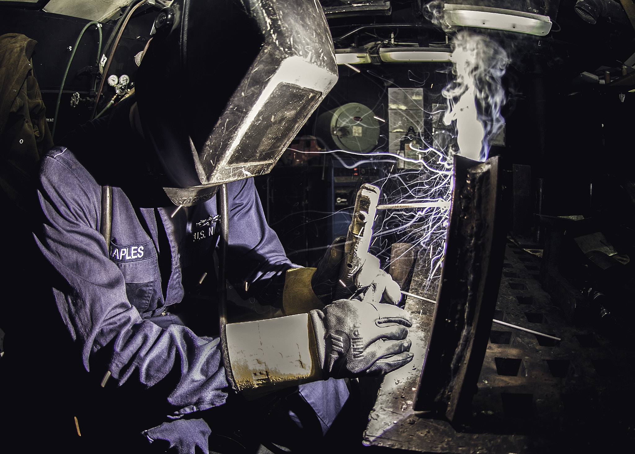 Nikon AF DX Fisheye-Nikkor 10.5mm F2.8G ED sample photo. Welding on a giant ship photography