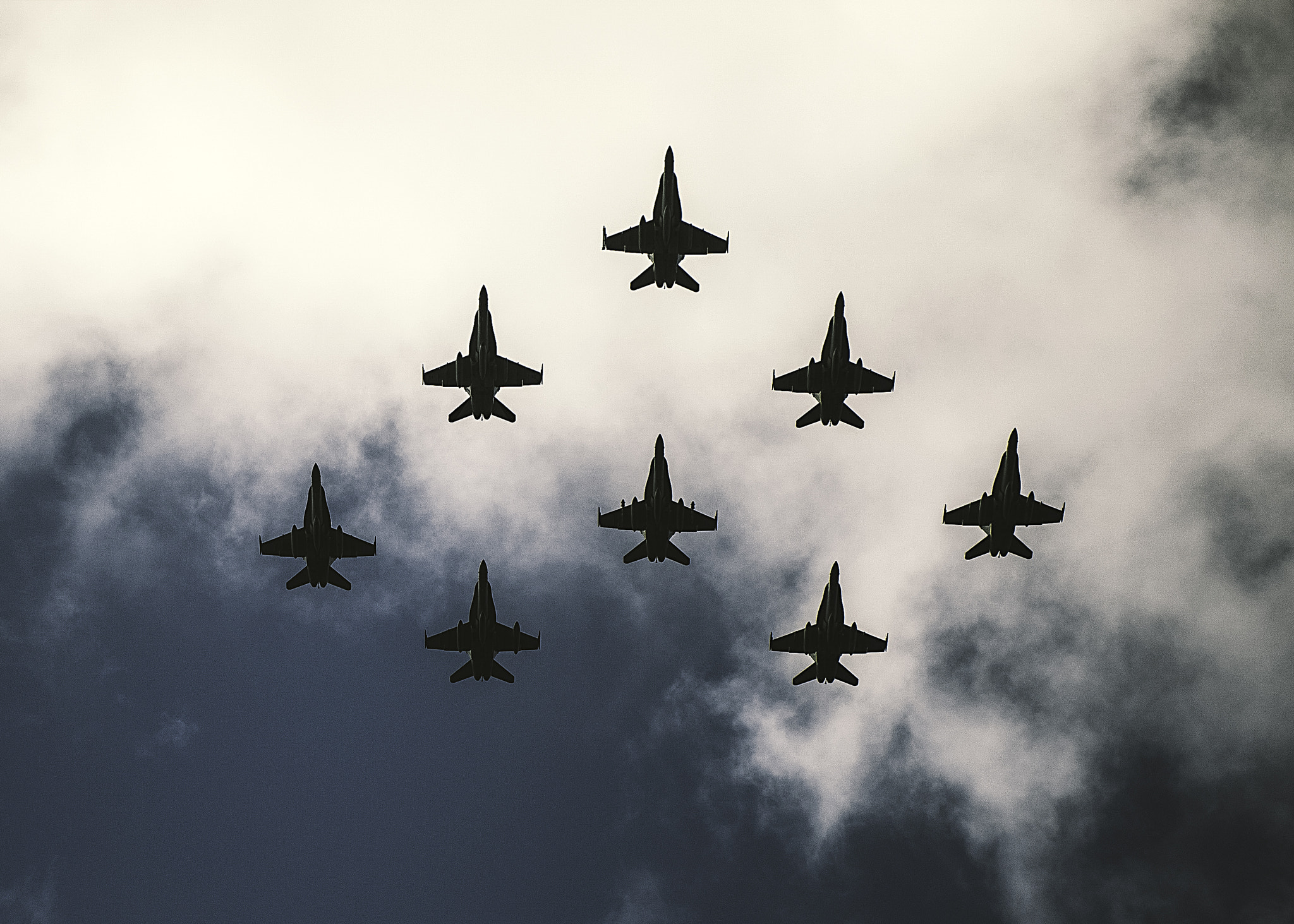 Nikon AF-S Nikkor 24-70mm F2.8G ED sample photo. The jet formation photography