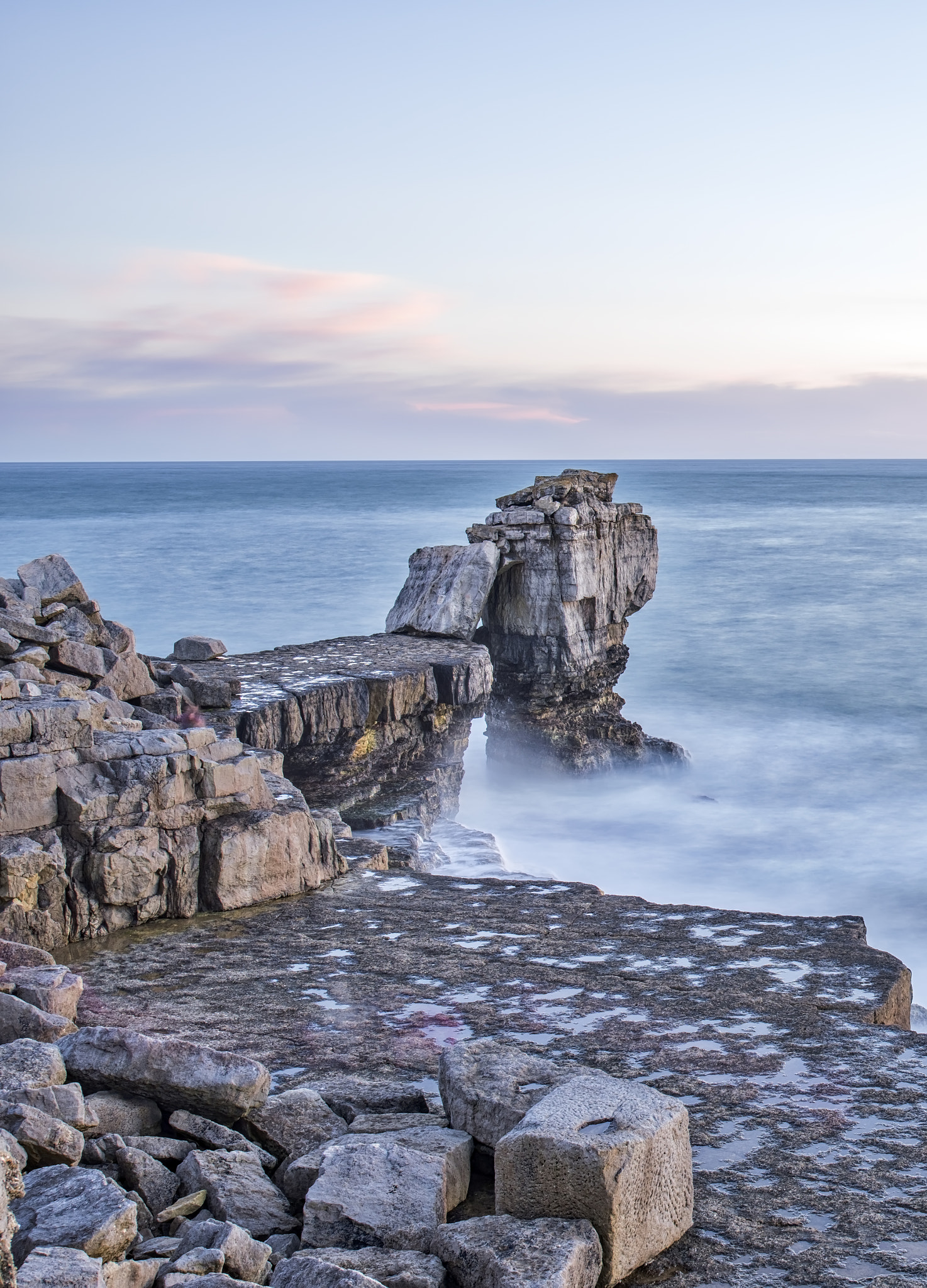 Nikon AF-S Nikkor 18-35mm F3.5-4.5G ED sample photo. Pulpit rock in dorset in england photography