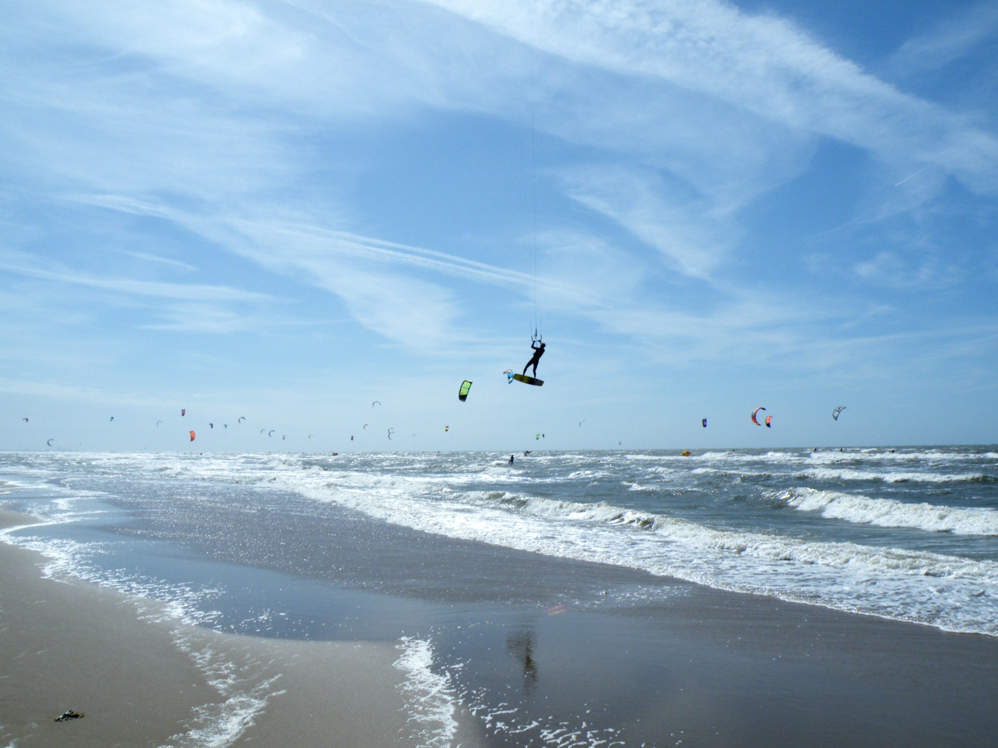 Fujifilm FinePix S8100fd sample photo. Flying kite photography