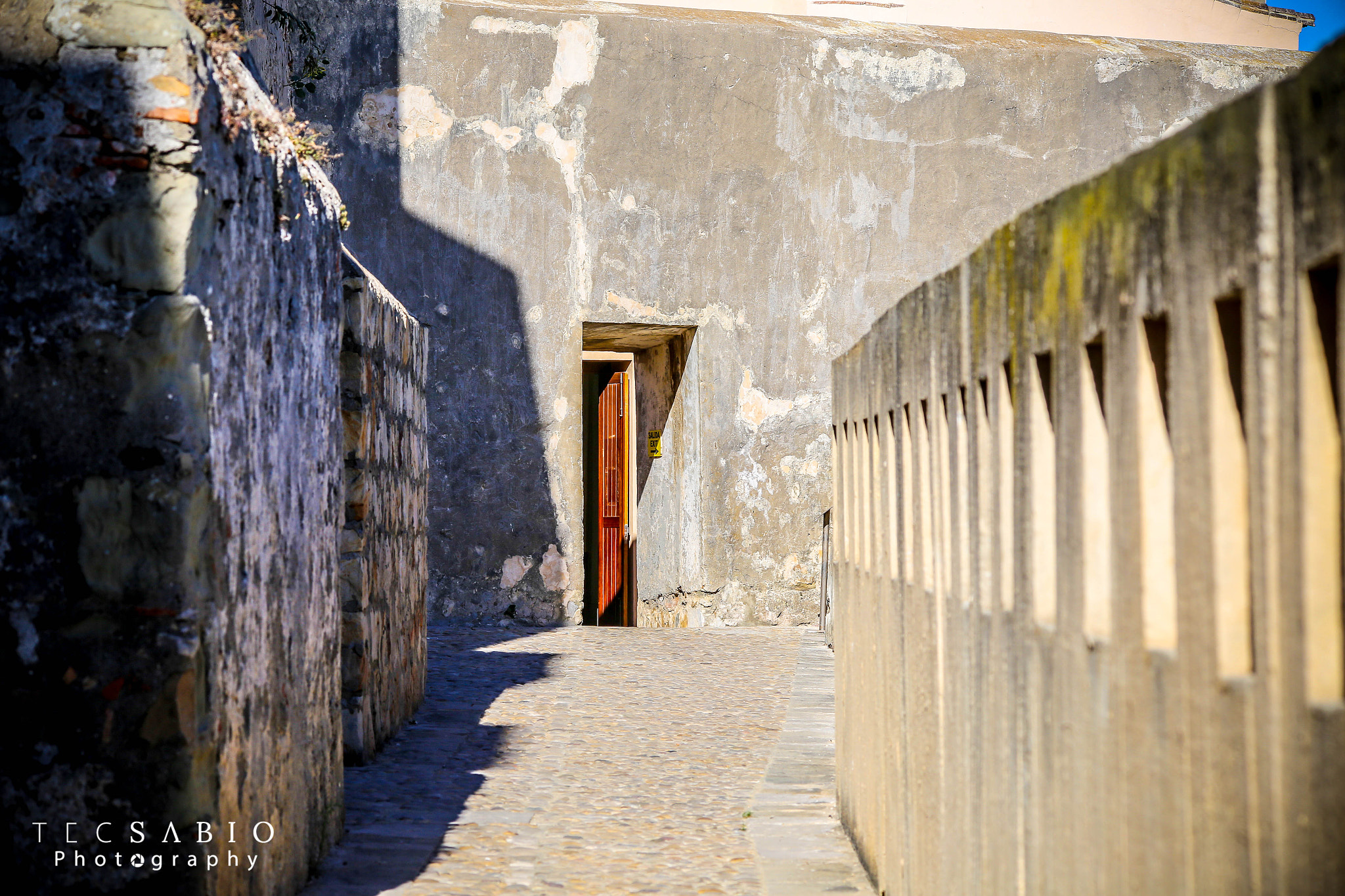 Sigma 150-500mm F5-6.3 DG OS HSM sample photo. Castle wall photography