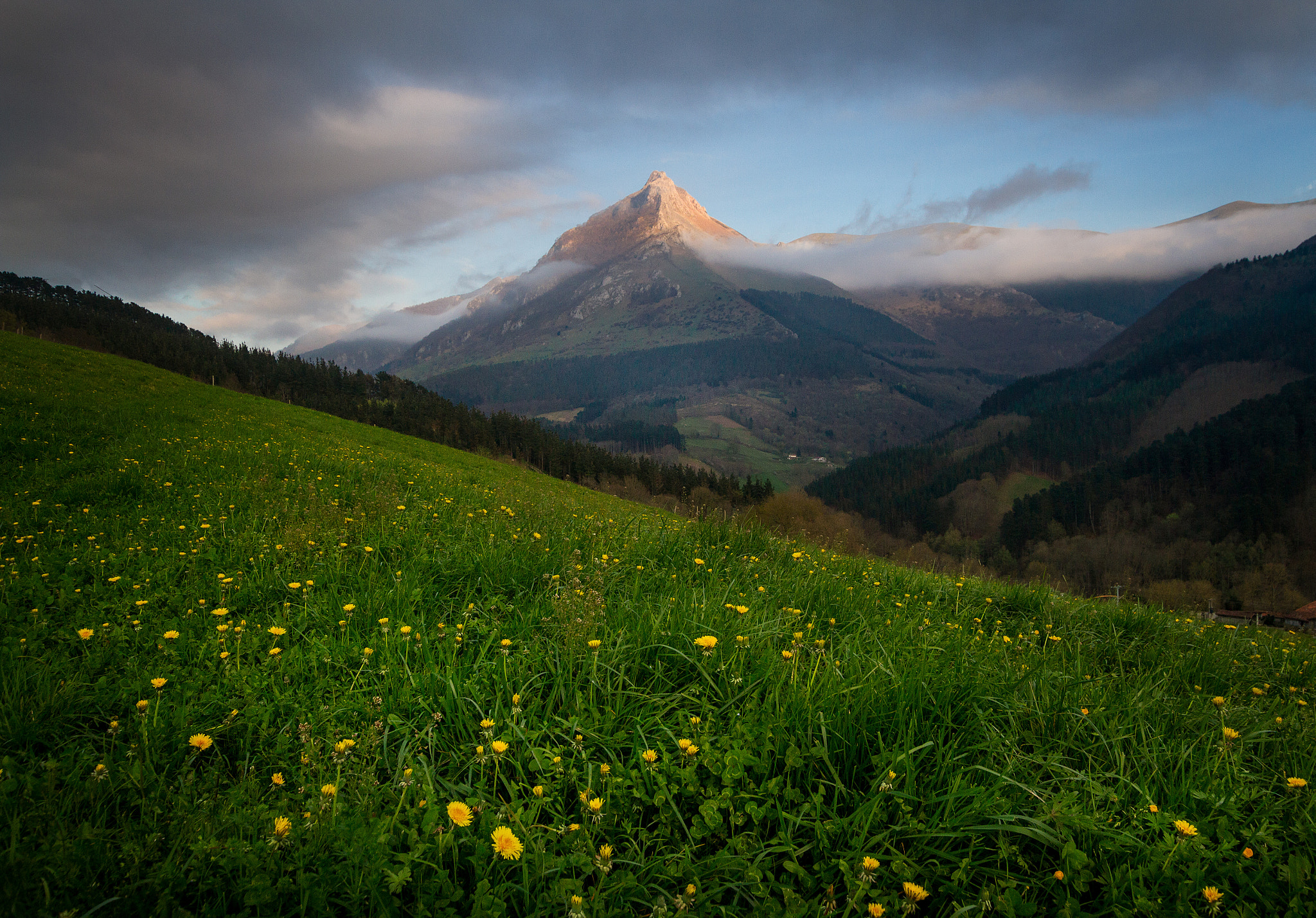 Canon EOS 7D + Sigma 10-20mm F3.5 EX DC HSM sample photo. Txindoki views iii photography