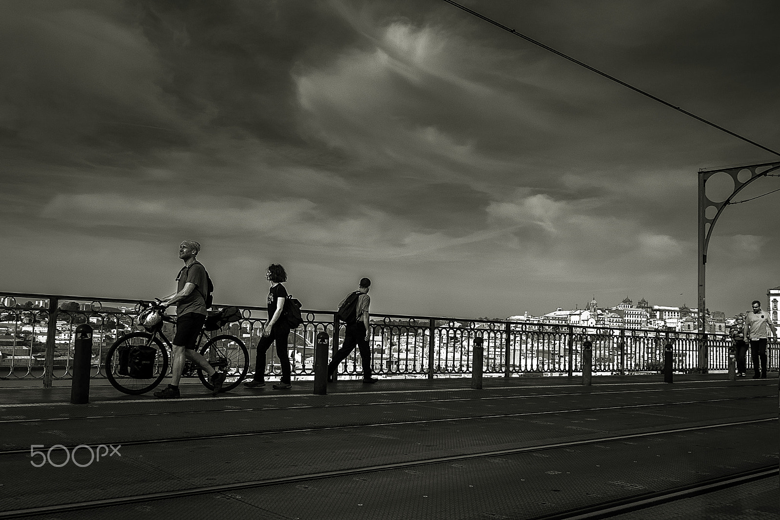 Canon EOS 500D (EOS Rebel T1i / EOS Kiss X3) sample photo. Crossing the bridge. photography