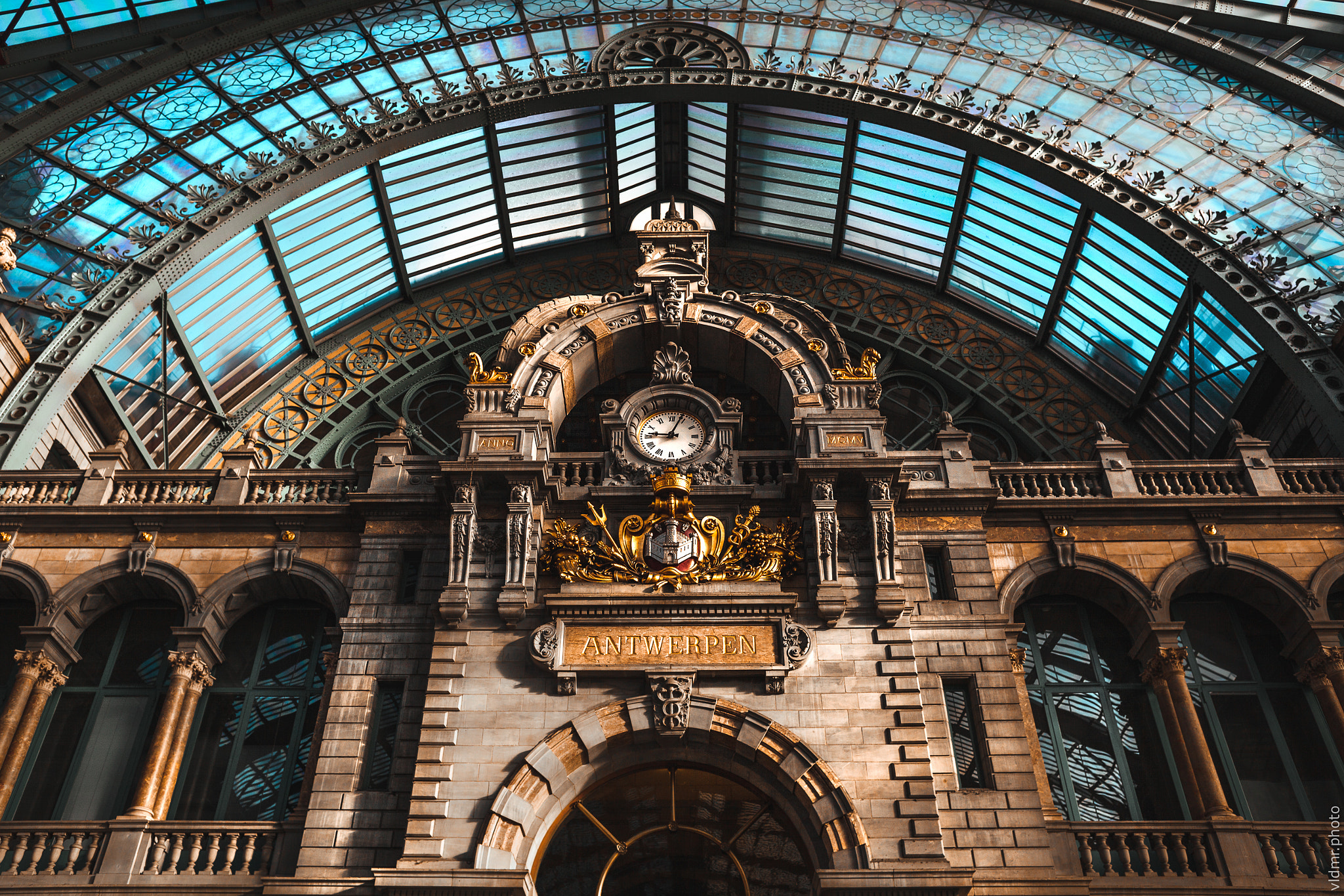 Canon EF 28mm F1.8 USM sample photo. Antwerpen central photography