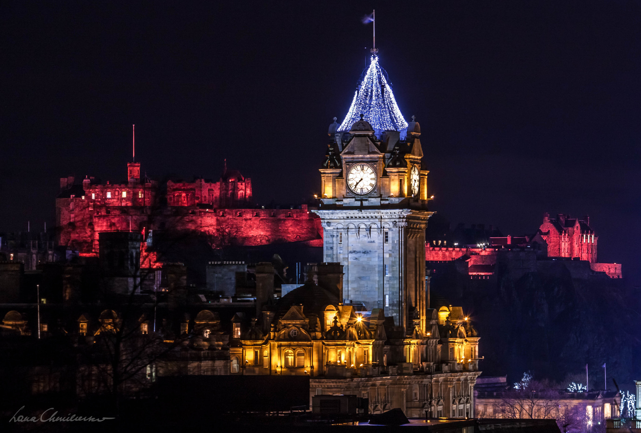 Canon EF-S 18-200mm F3.5-5.6 IS sample photo. Edinburgh at night photography