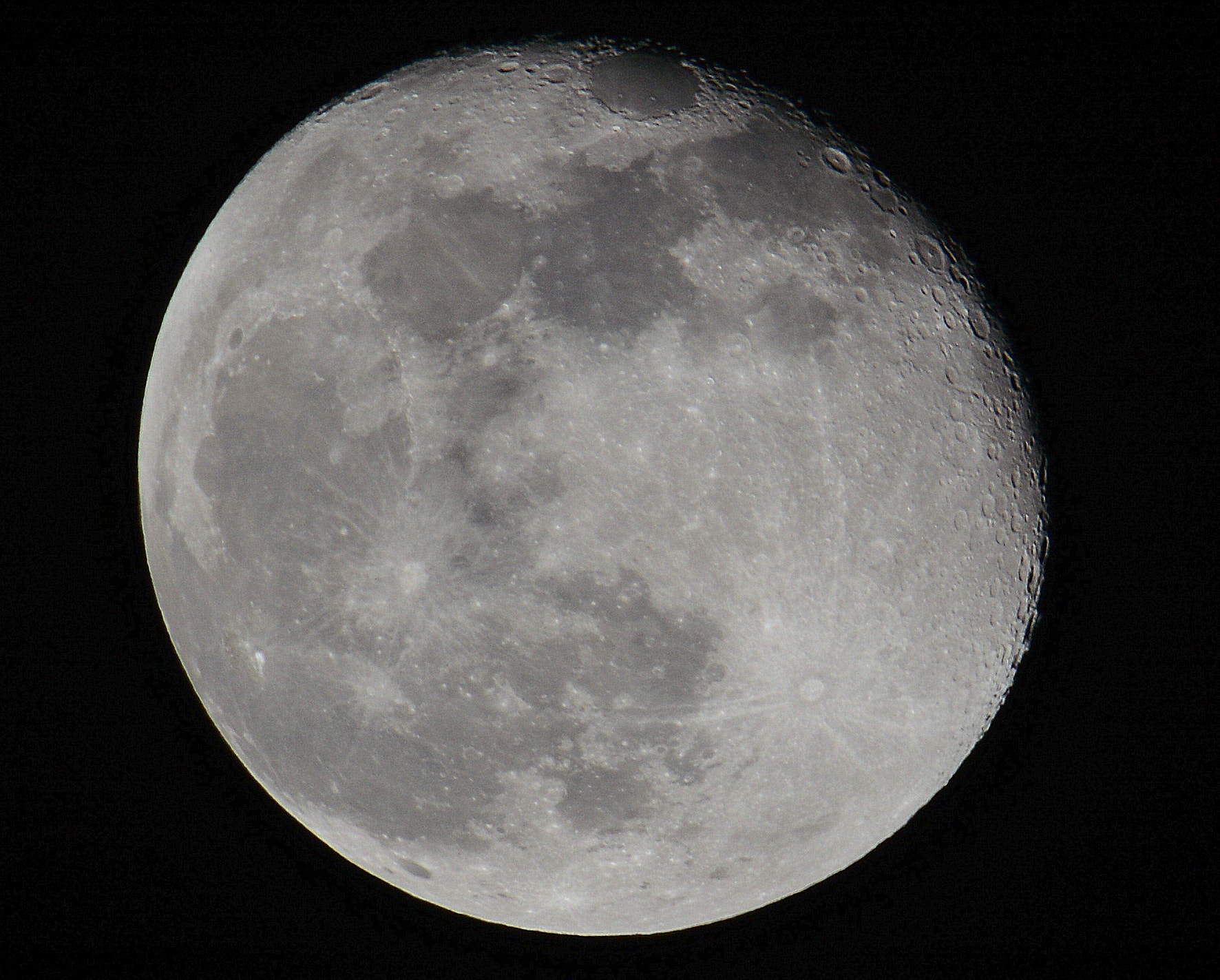 Nikon D3200 sample photo. The moon photography