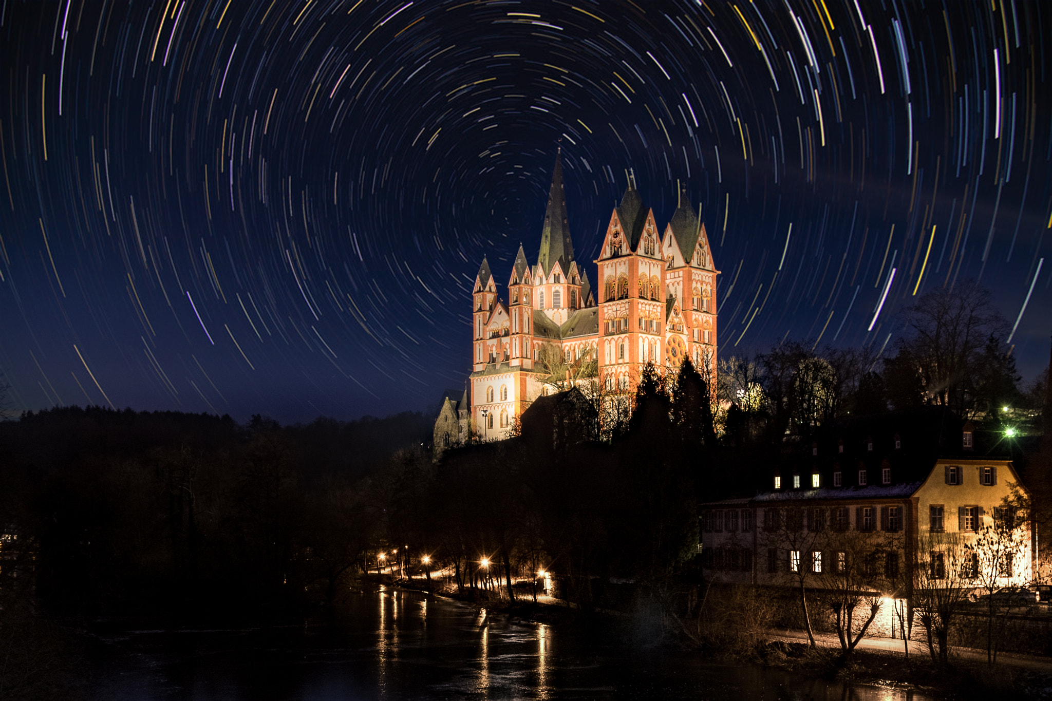 Canon EOS 1200D (EOS Rebel T5 / EOS Kiss X70 / EOS Hi) sample photo. Startrail am limburger dom  photography