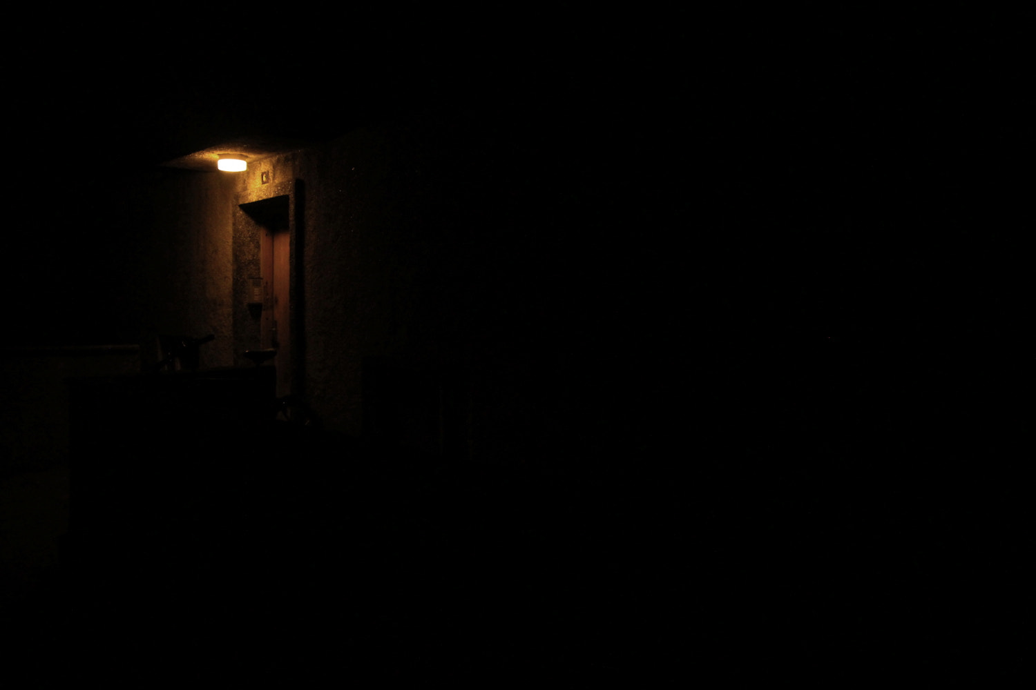 Canon EOS 100D (EOS Rebel SL1 / EOS Kiss X7) sample photo. Entrance at night photography