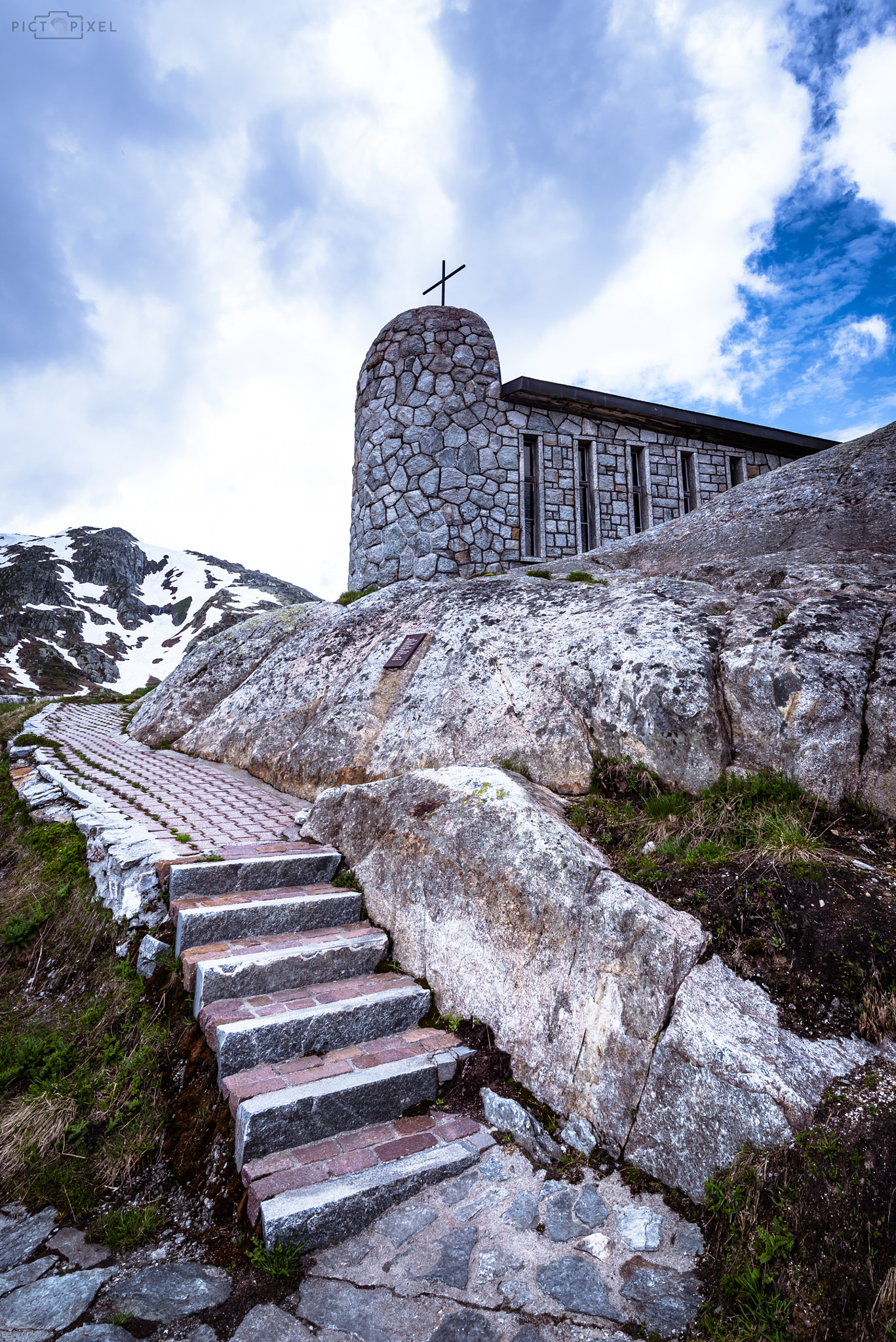 HD PENTAX-D FA 15-30mm F2.8 ED SDM WR sample photo. A humble chapel at the hilltop photography