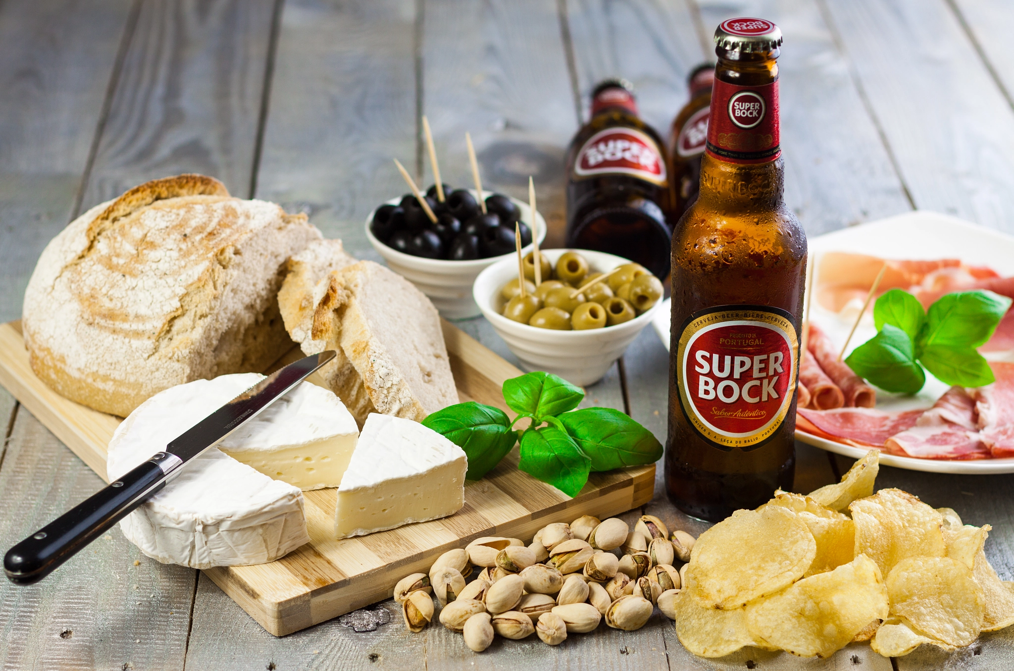 Canon EOS 50D + Canon EF 50mm F1.8 II sample photo. Portugal cuisine super bock beer photography