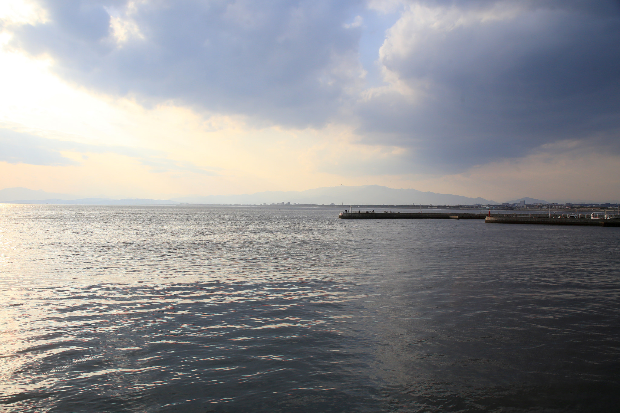 Canon EF 28-105mm f/3.5-4.5 USM sample photo. Fishing on the seawall photography