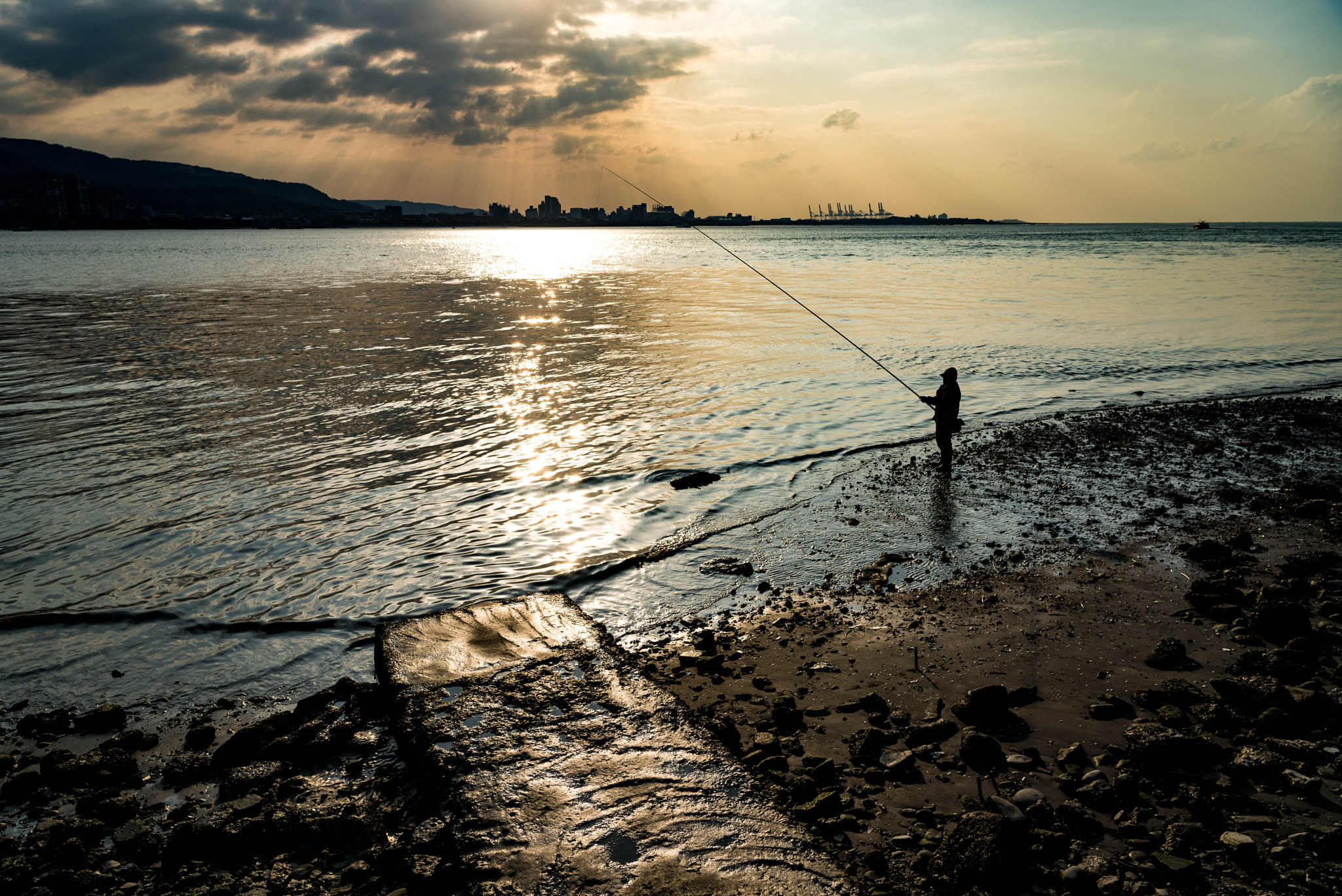 Nikon AF-S Nikkor 24-70mm F2.8E ED VR sample photo. Taipei tamsui photography